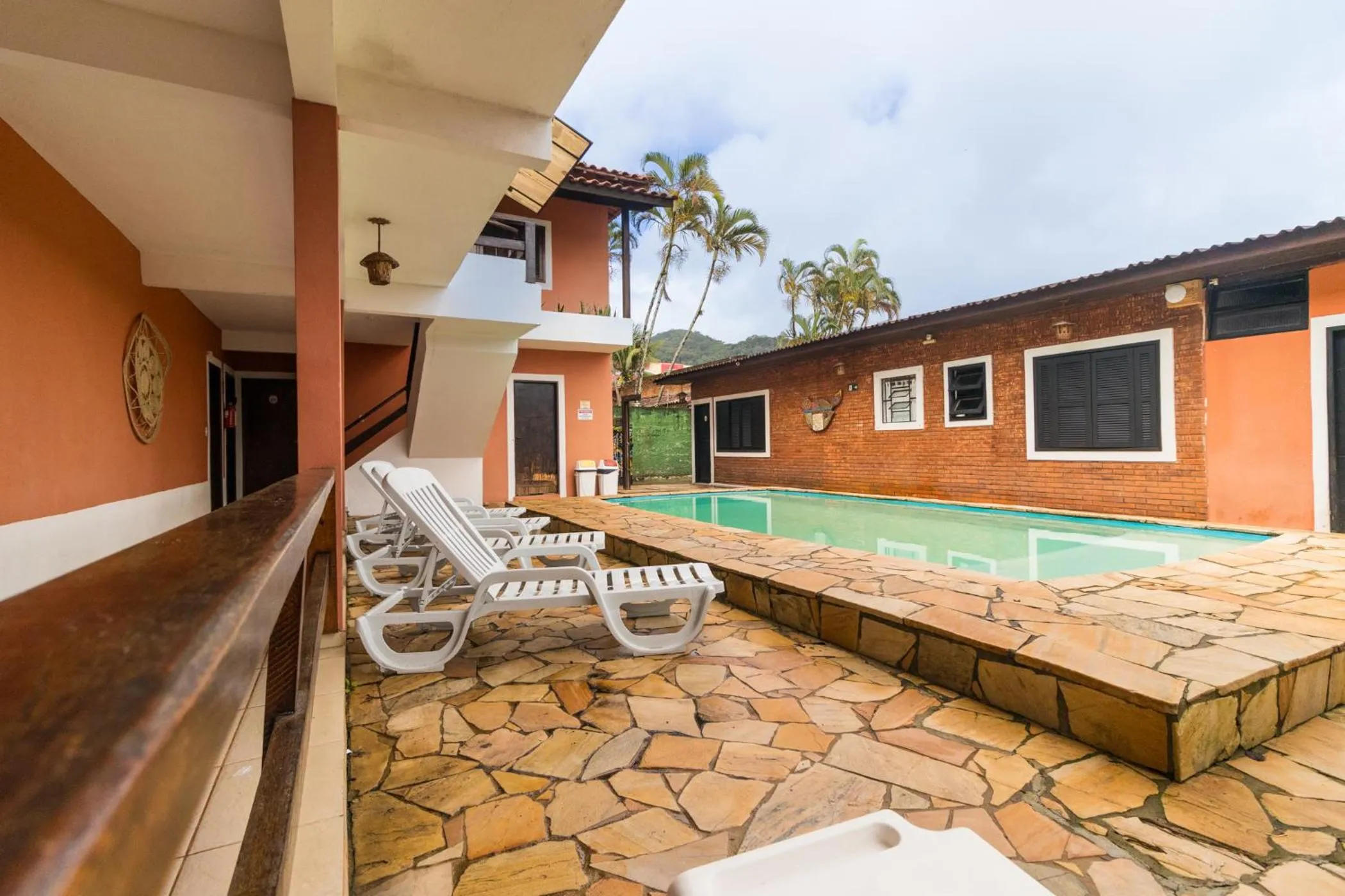 Swimming pool in HOTELARE Pousada Bóra Morá