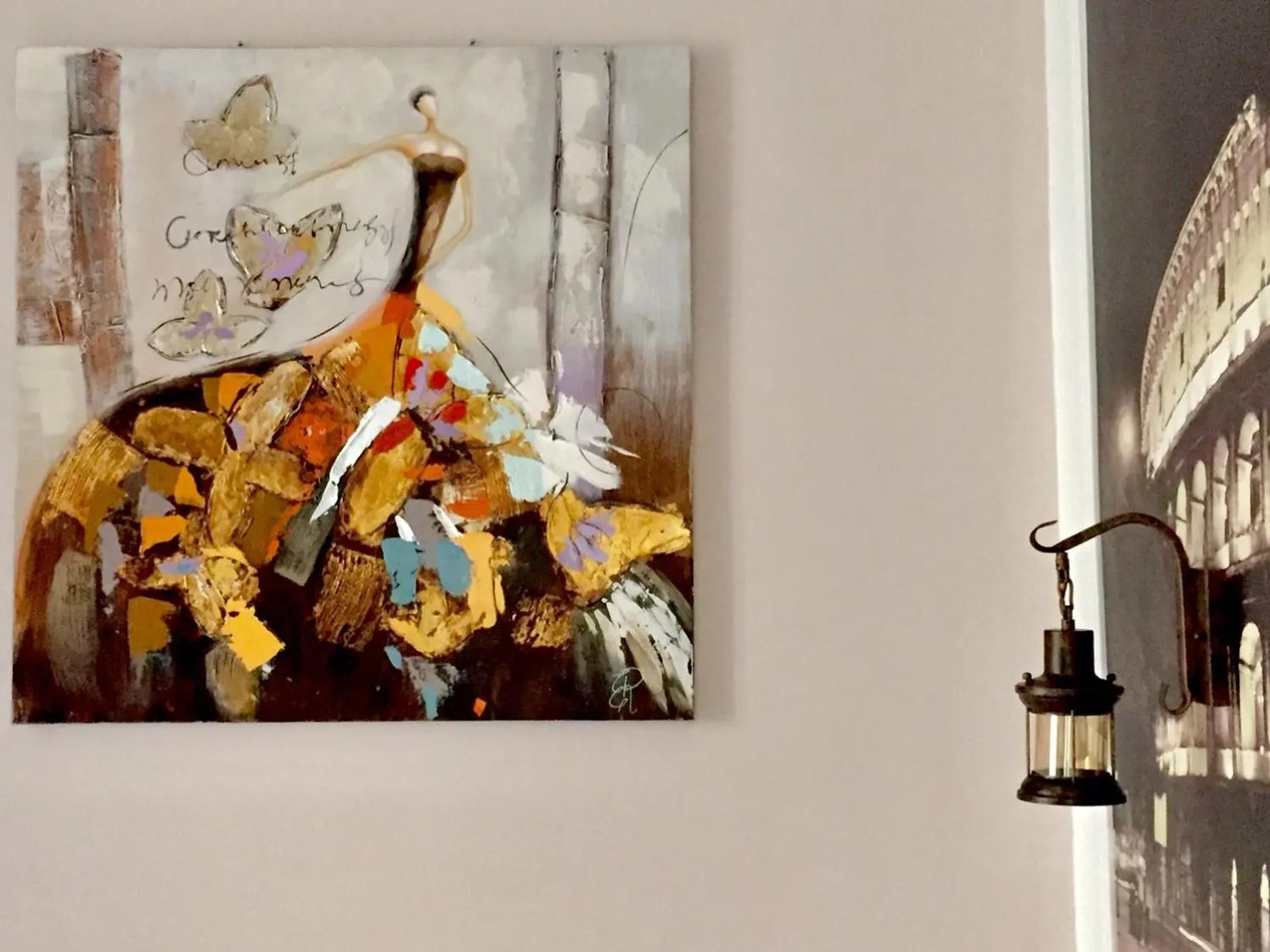 Decorative detail in Guest House Maria