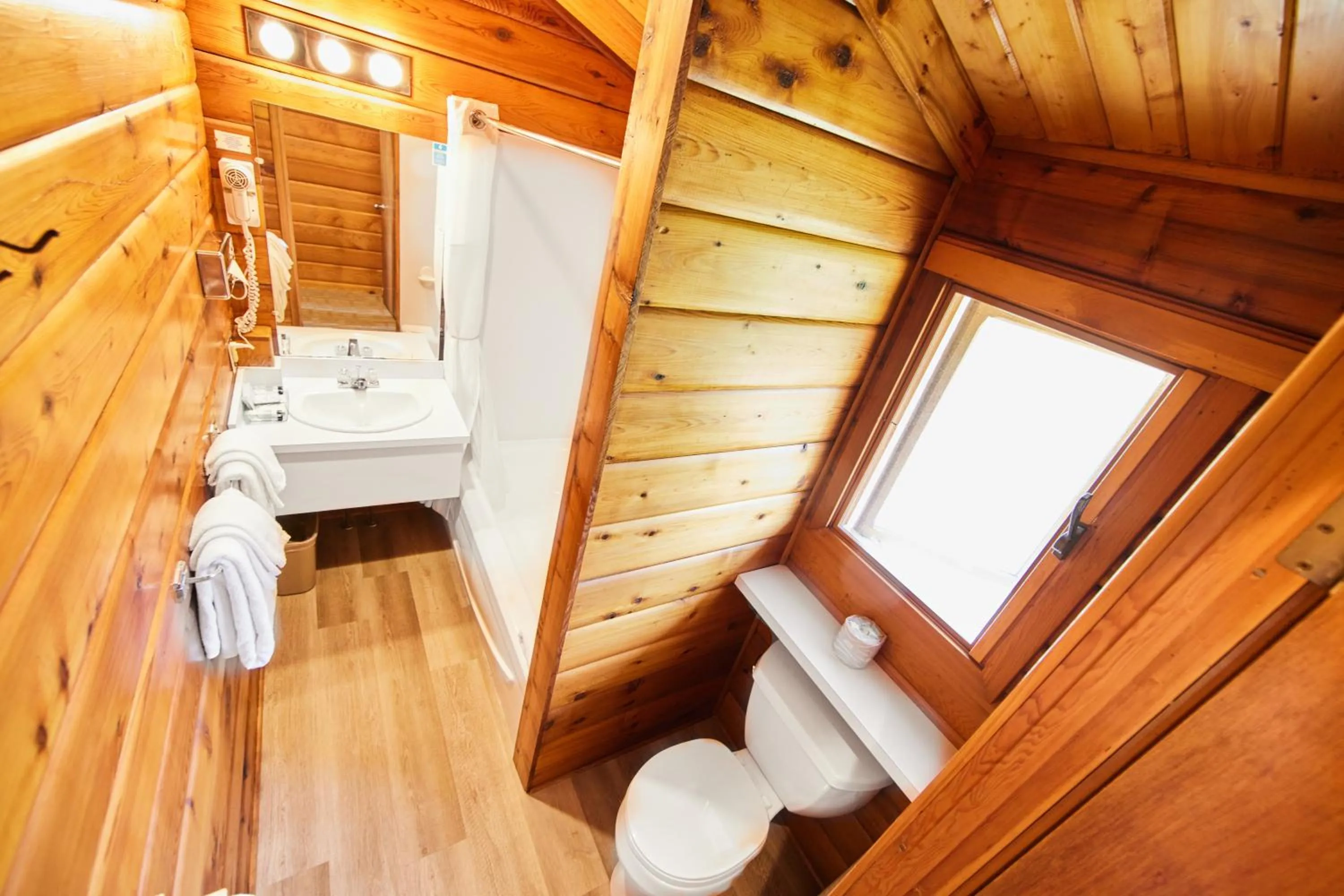 Jasper House Bungalows