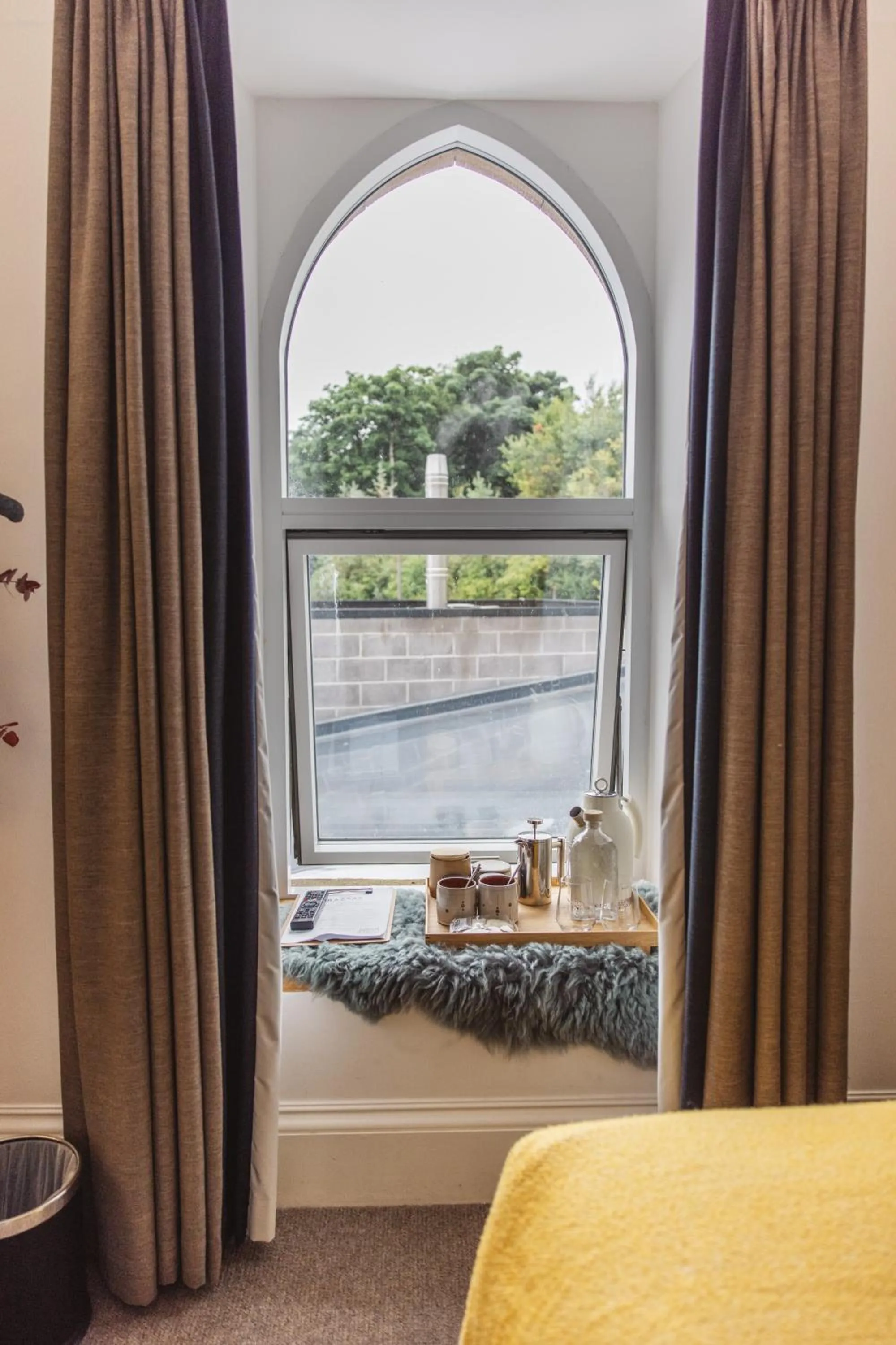 Bedroom, Bed in Isle of Raasay Distillery