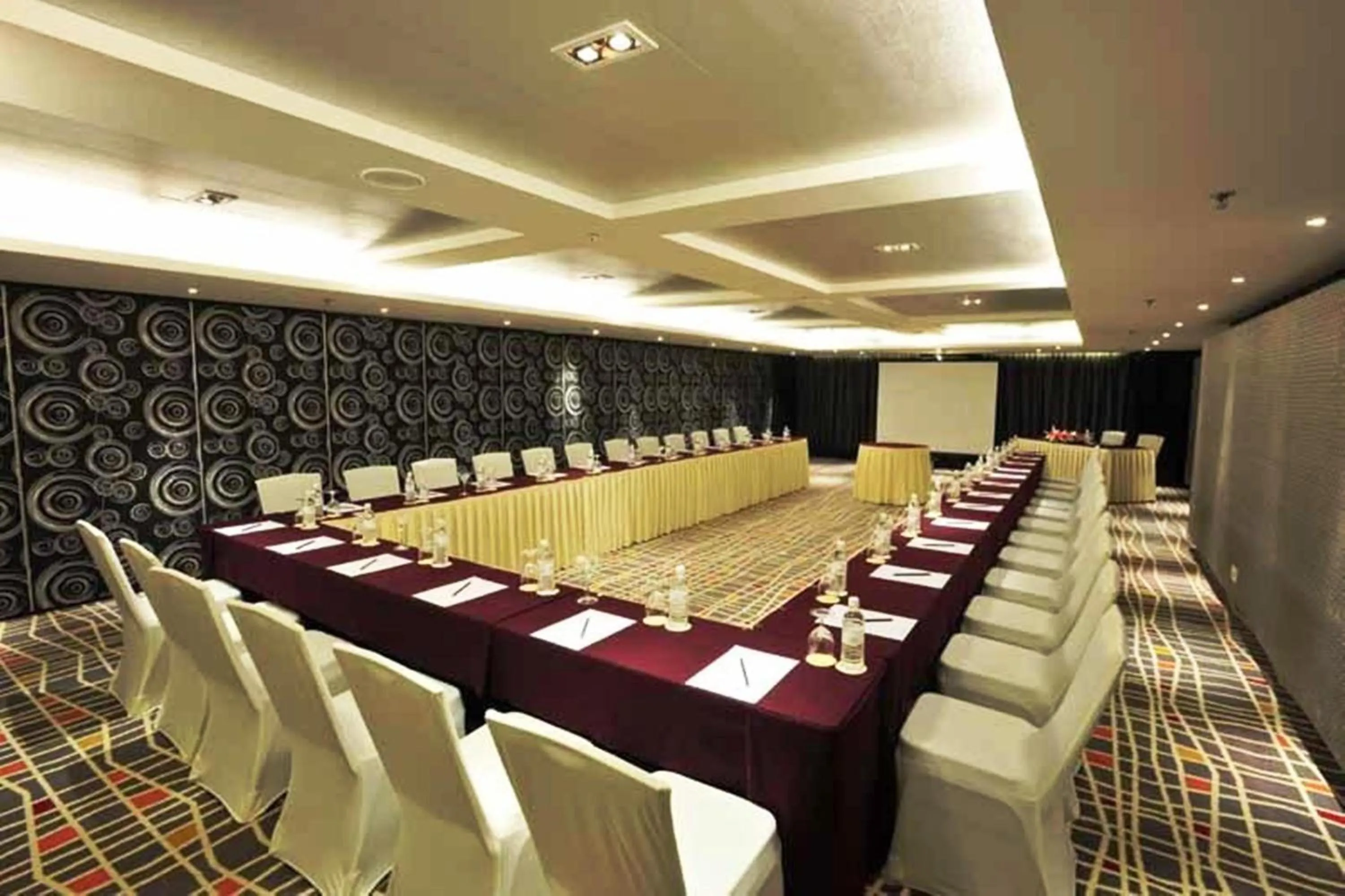 Business facilities in Ming Garden Hotel & Residences