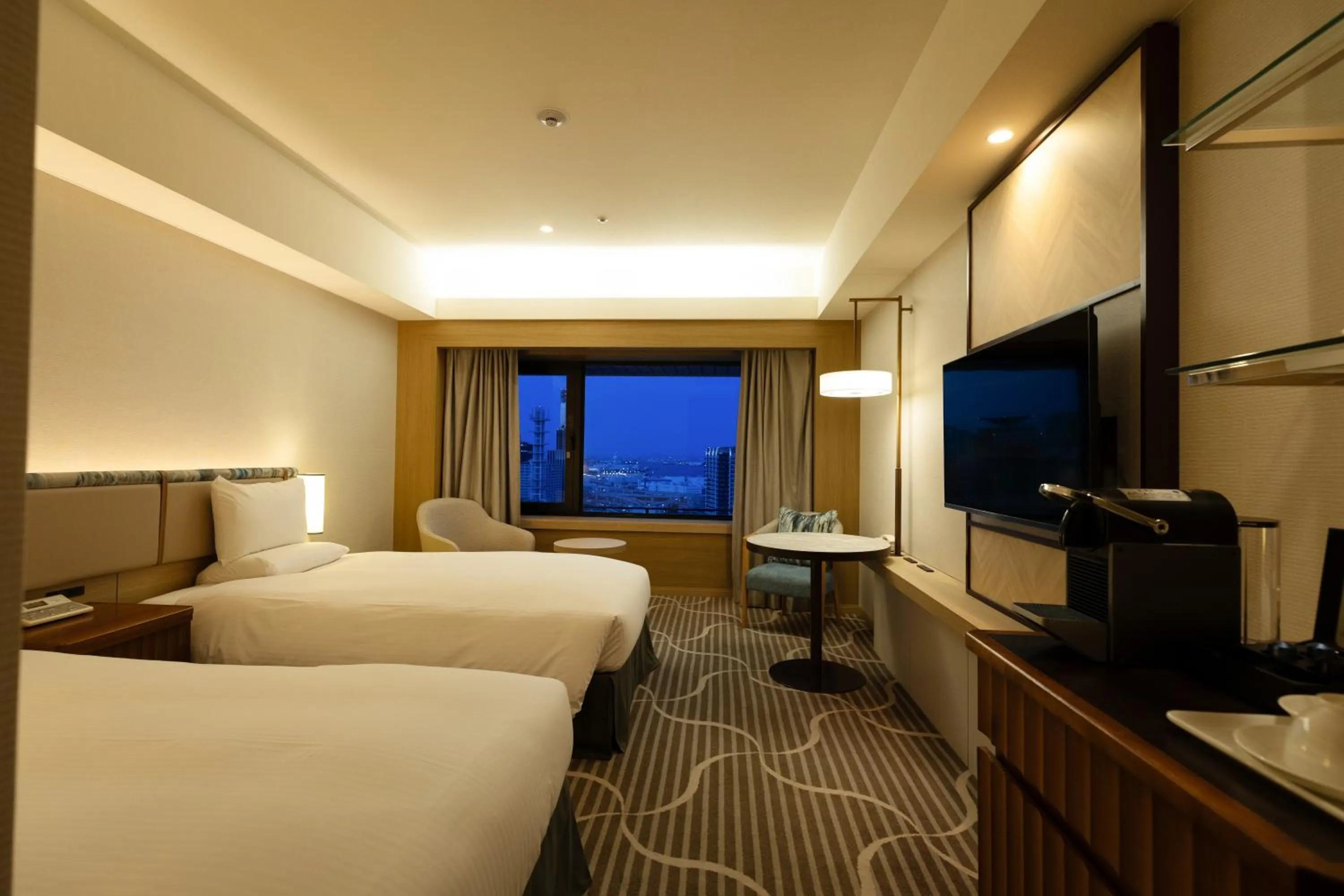 Photo of the whole room, Bed in Hotel Okura Kobe