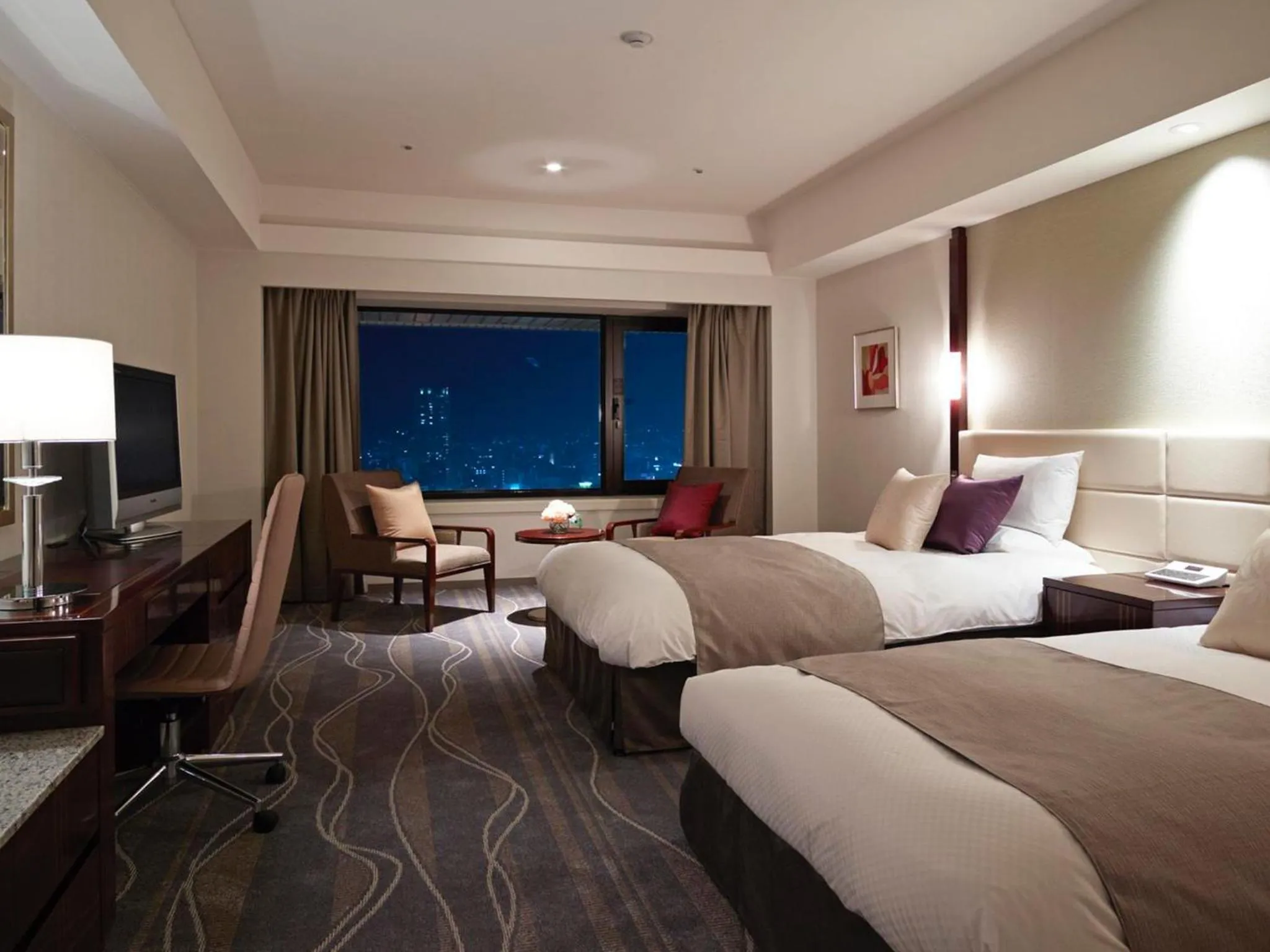 Night, Bed in Hotel Okura Kobe