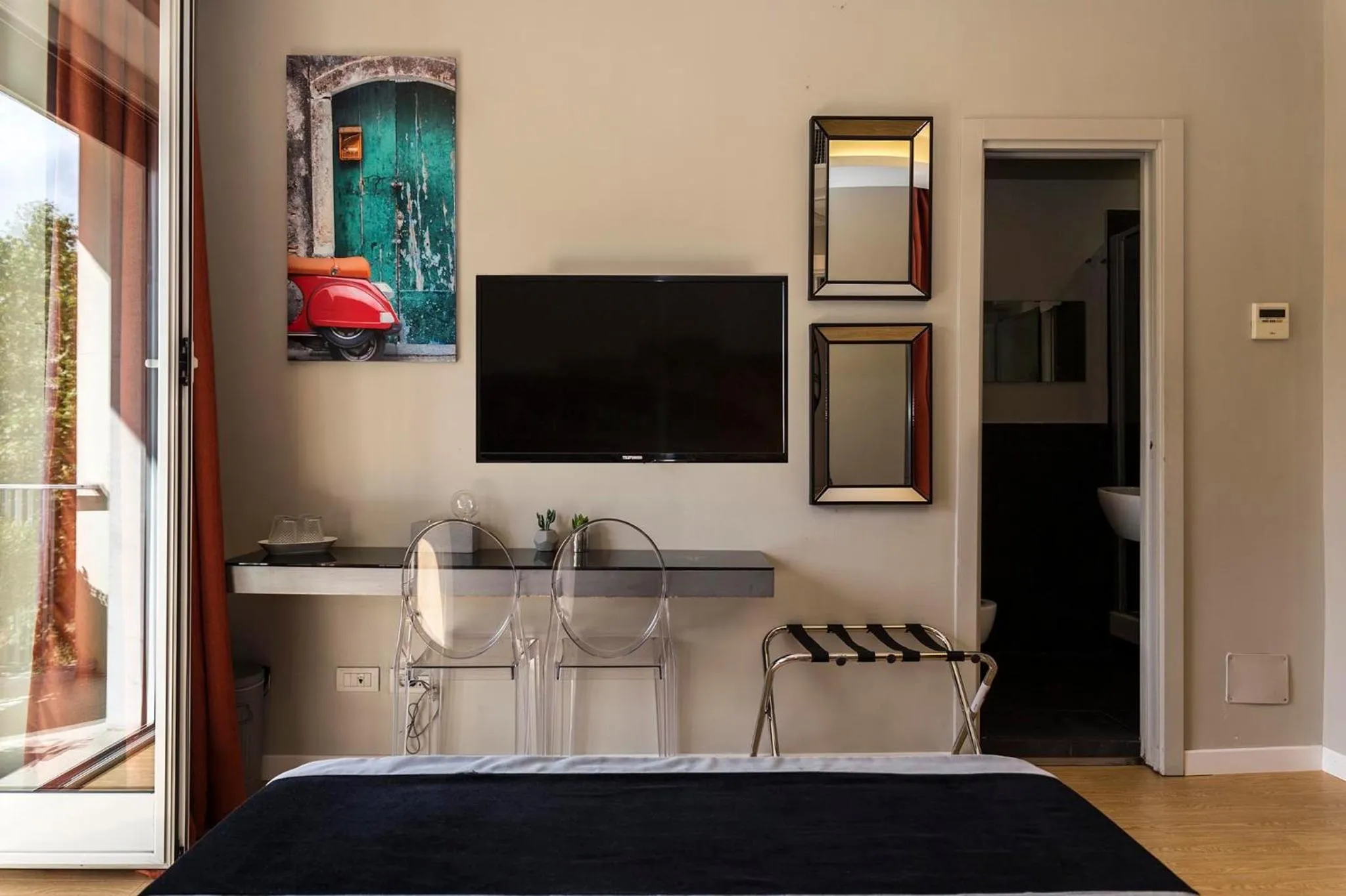 Bed in Top Floor Trastevere