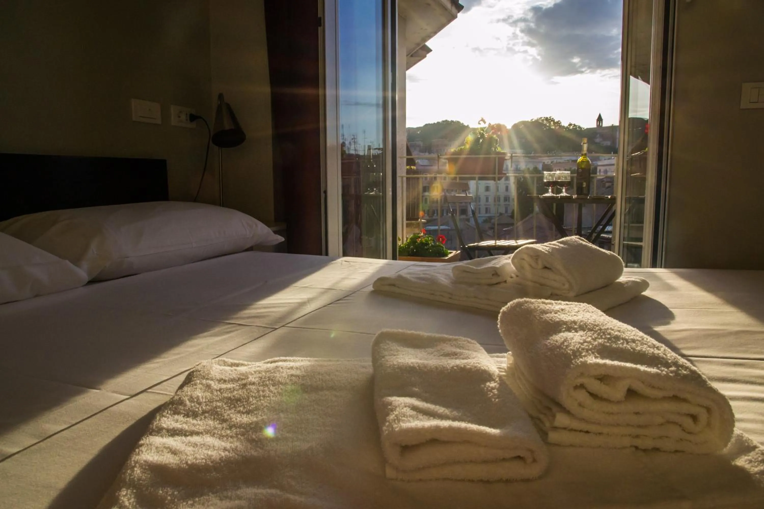 Bed in Top Floor Trastevere