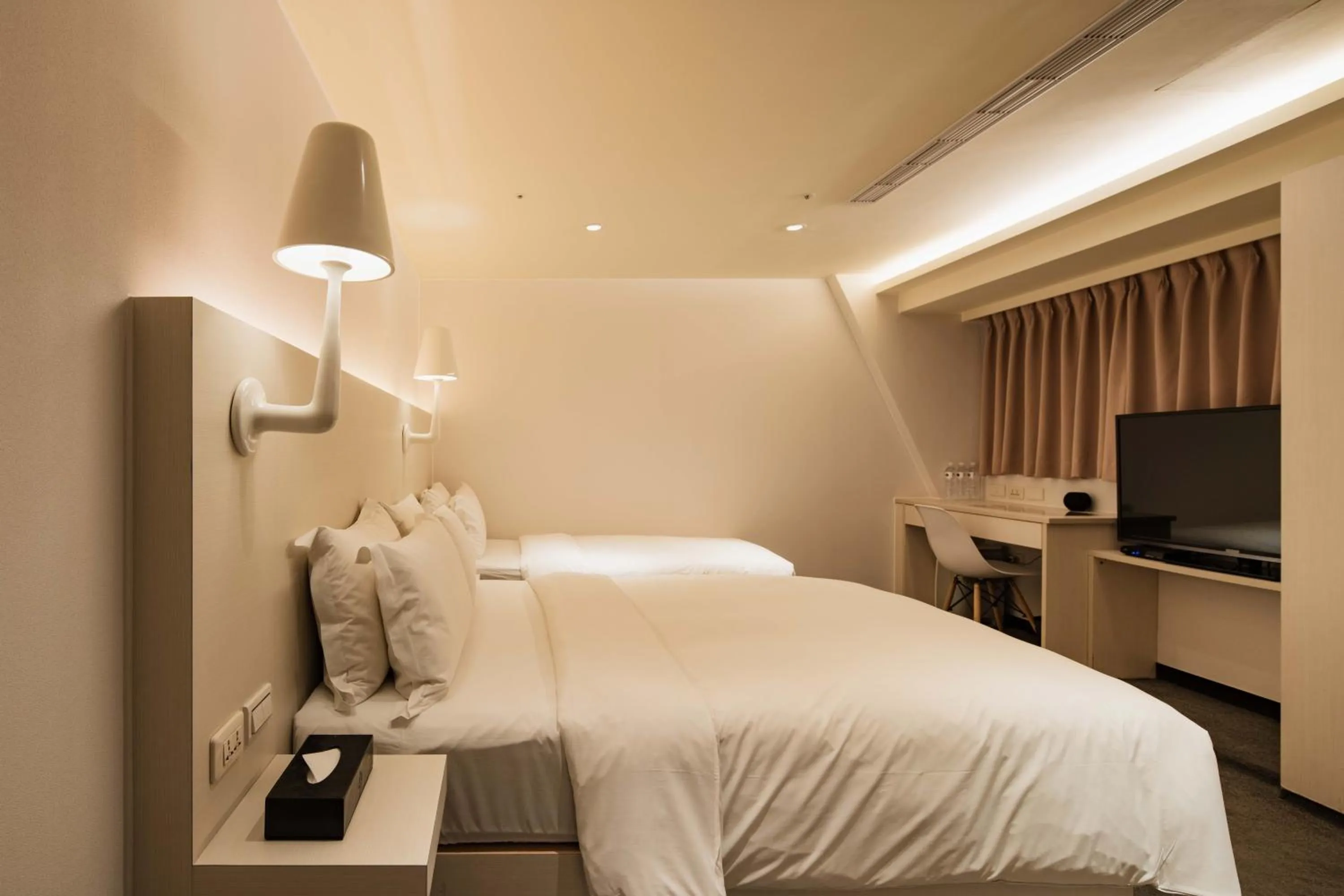 Photo of the whole room, Bed in SWIIO Hotel Ximending