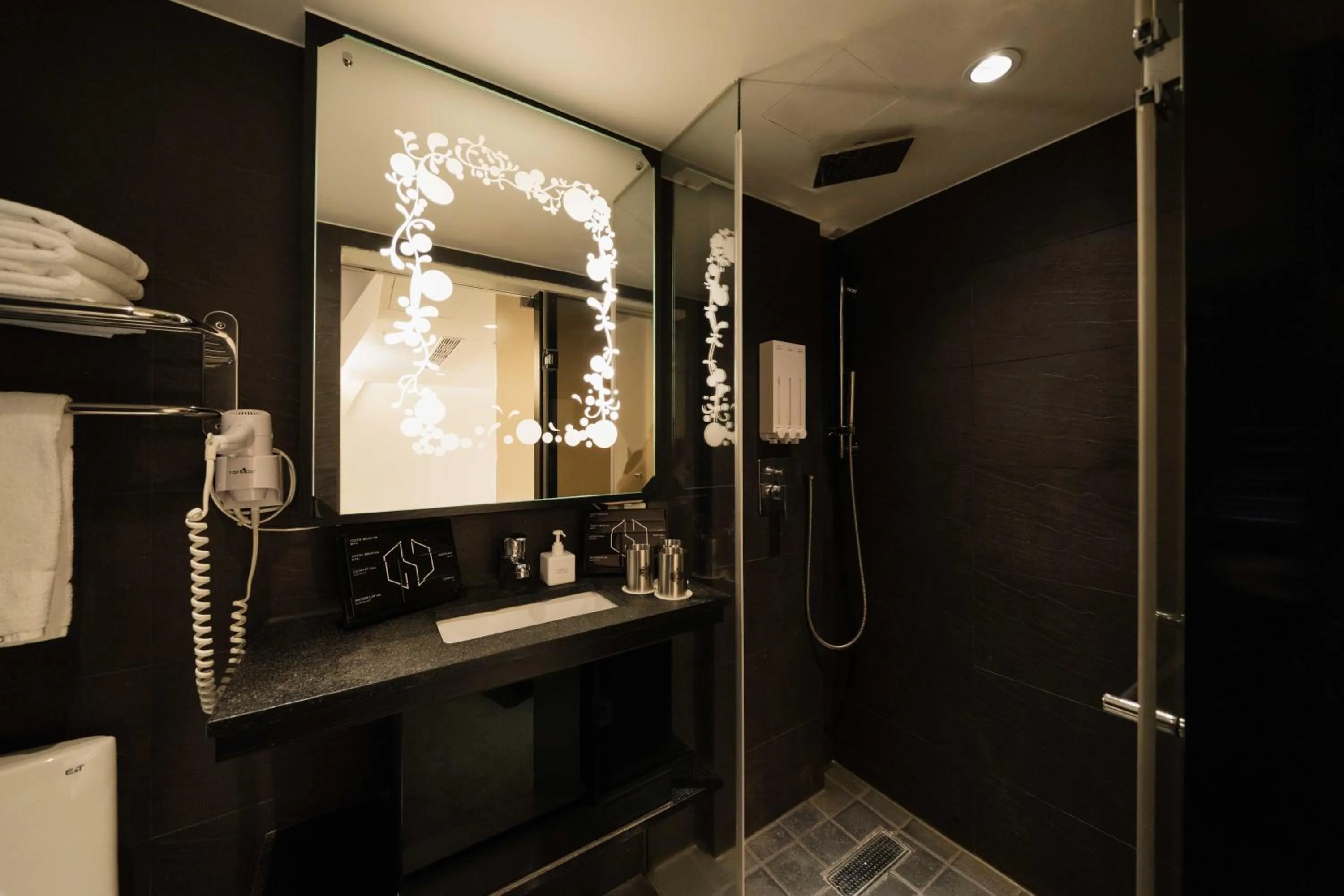Shower in SWIIO Hotel Ximending
