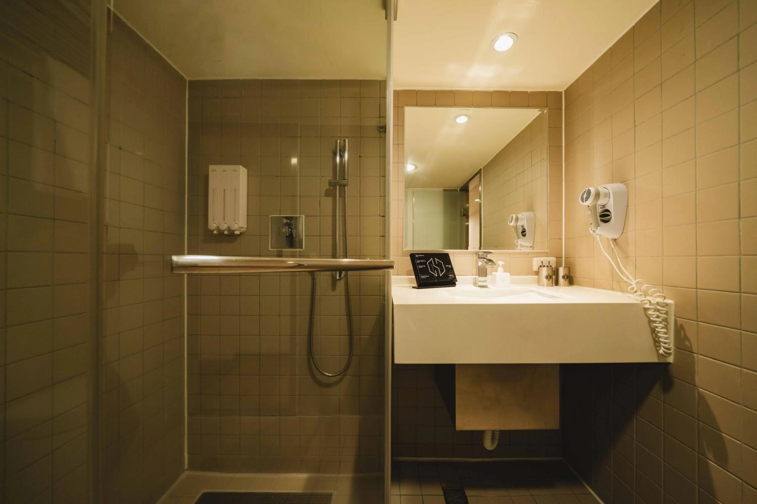 Shower in SWIIO Hotel Ximending