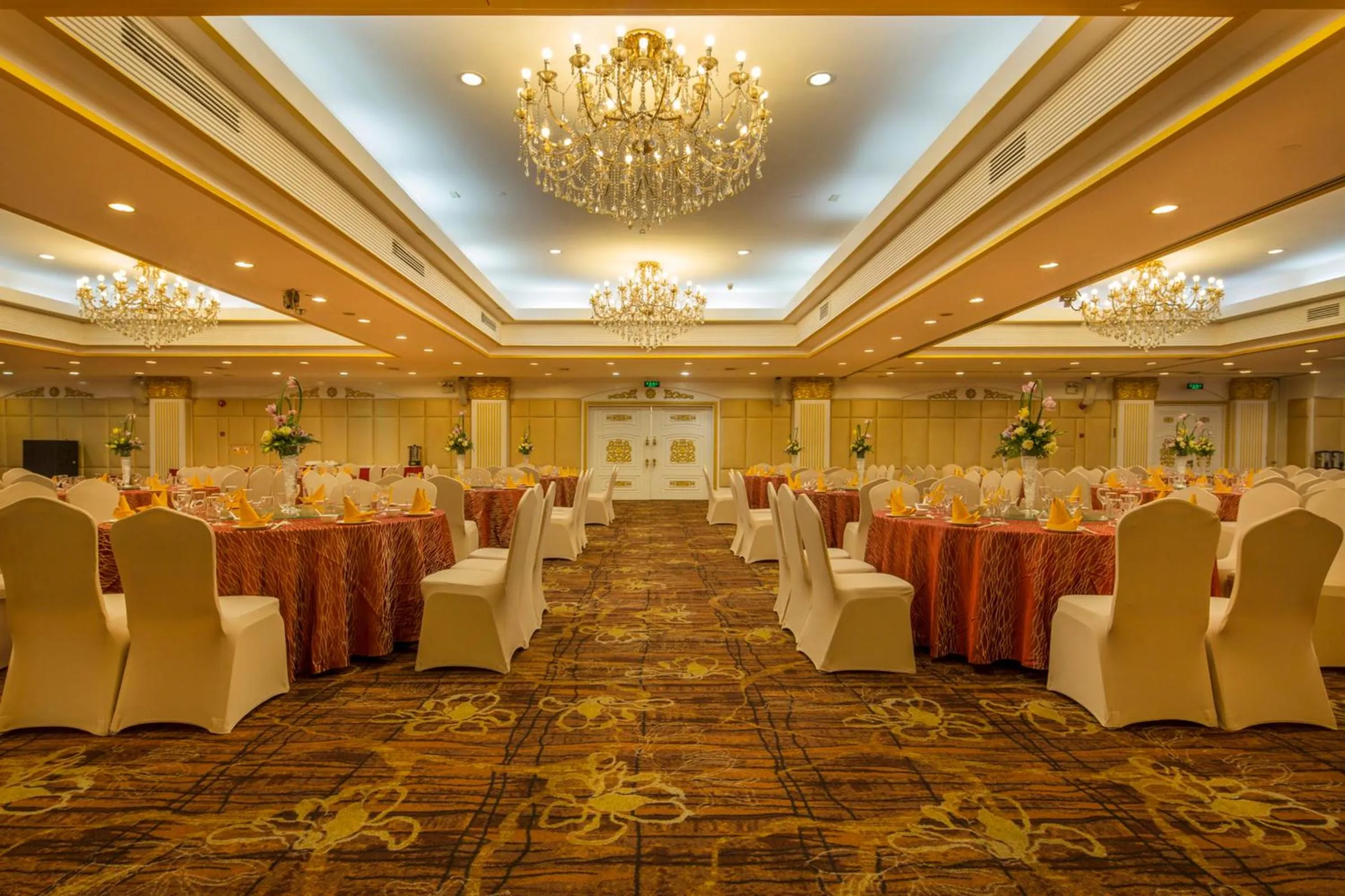Restaurant/places to eat, Banquet Facilities in Hotel Canton