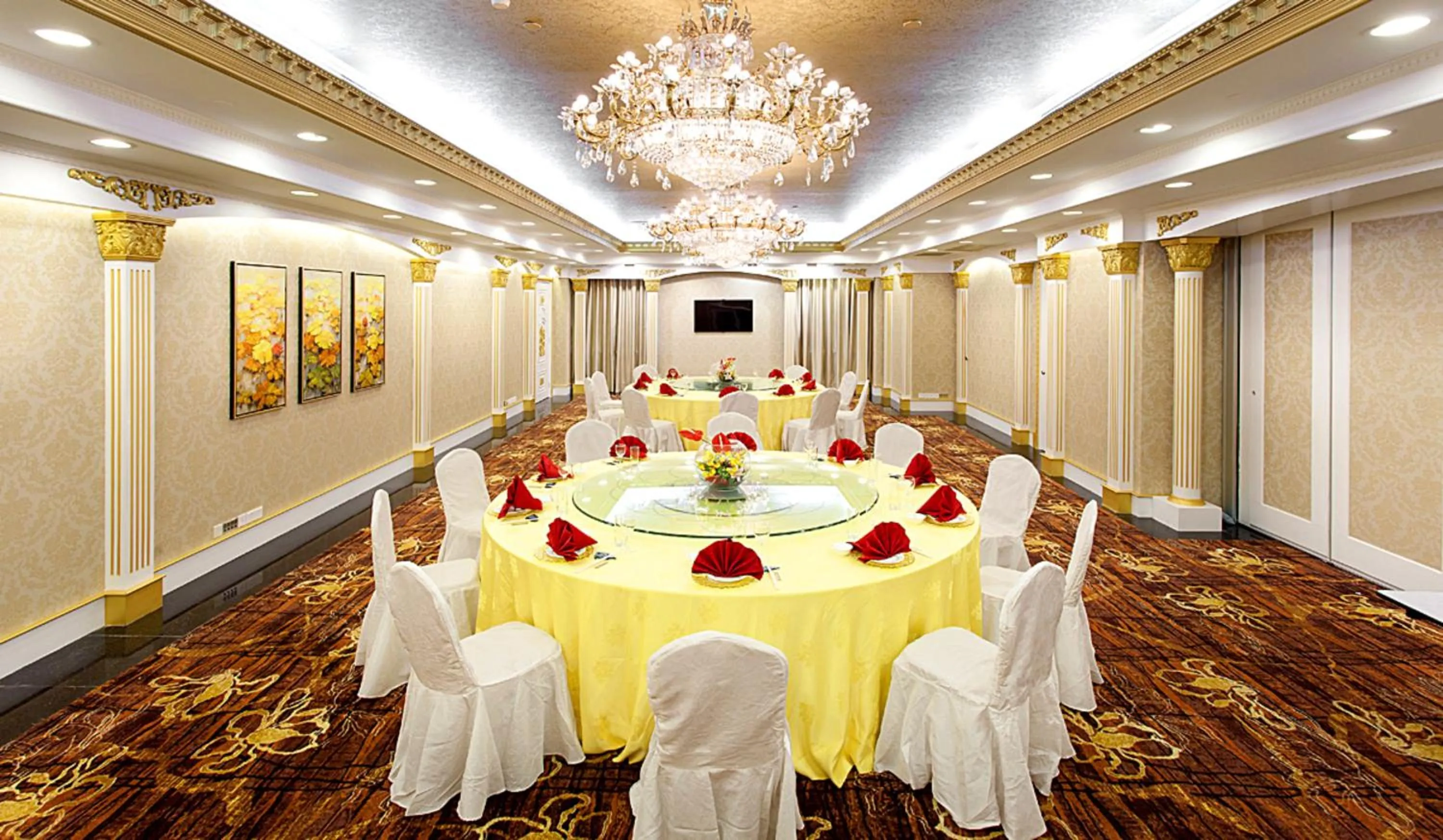 Restaurant/places to eat in Hotel Canton