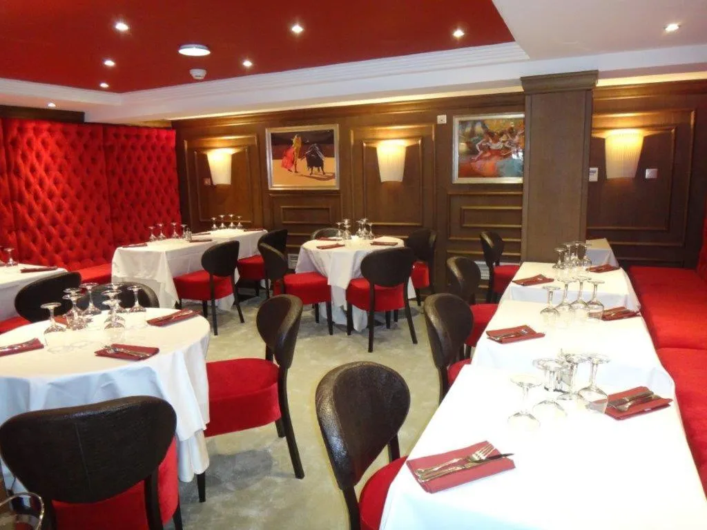 Restaurant/places to eat in Grand Hôtel d'Espagne