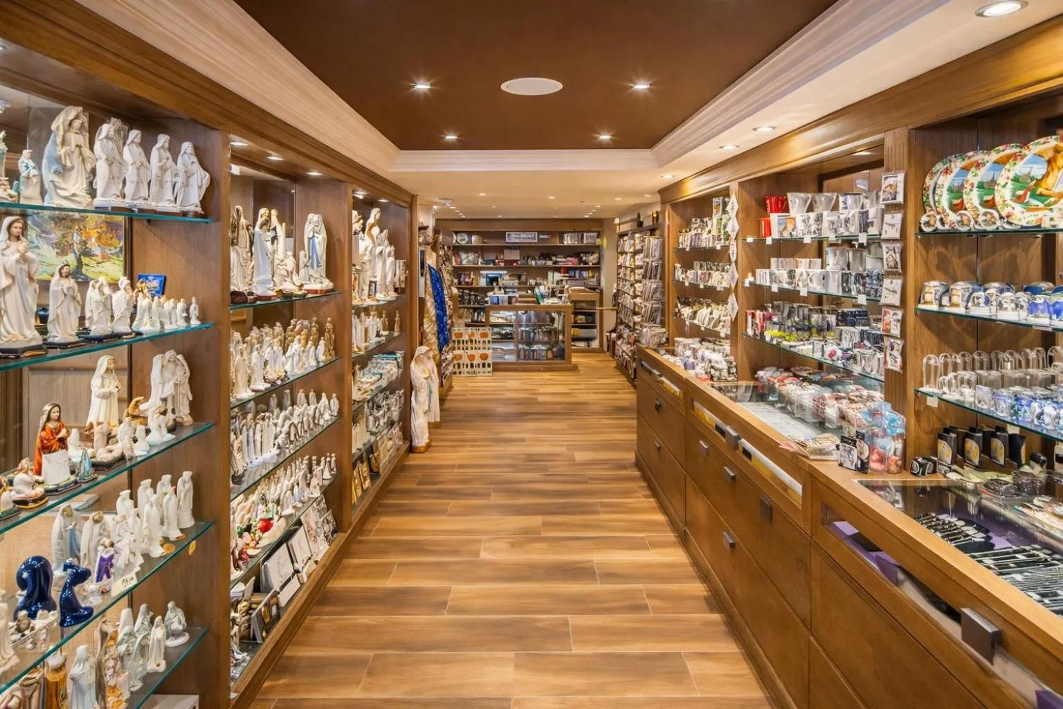 Property building in Grand Hôtel d'Espagne