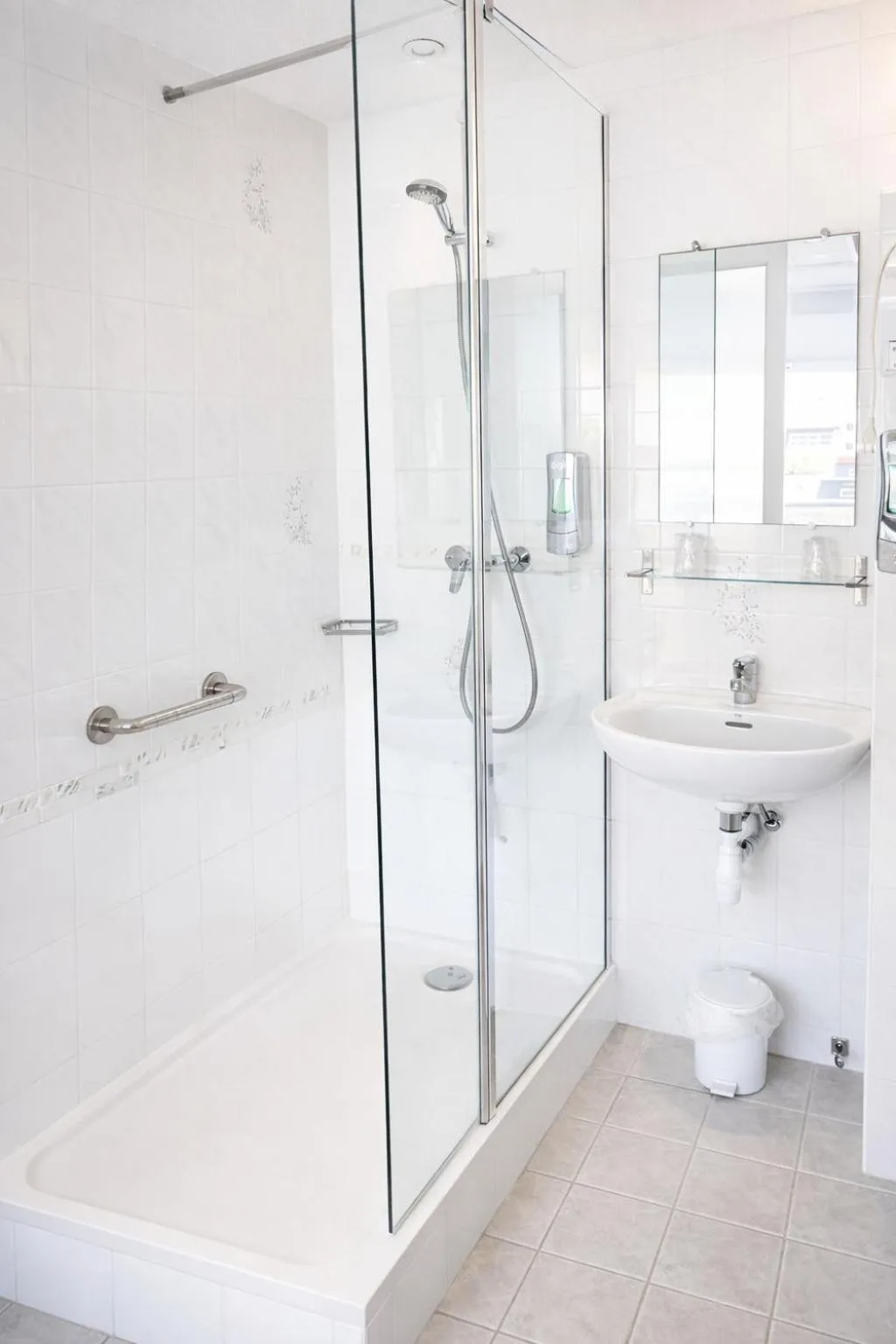 Shower in Grand Hôtel d'Espagne