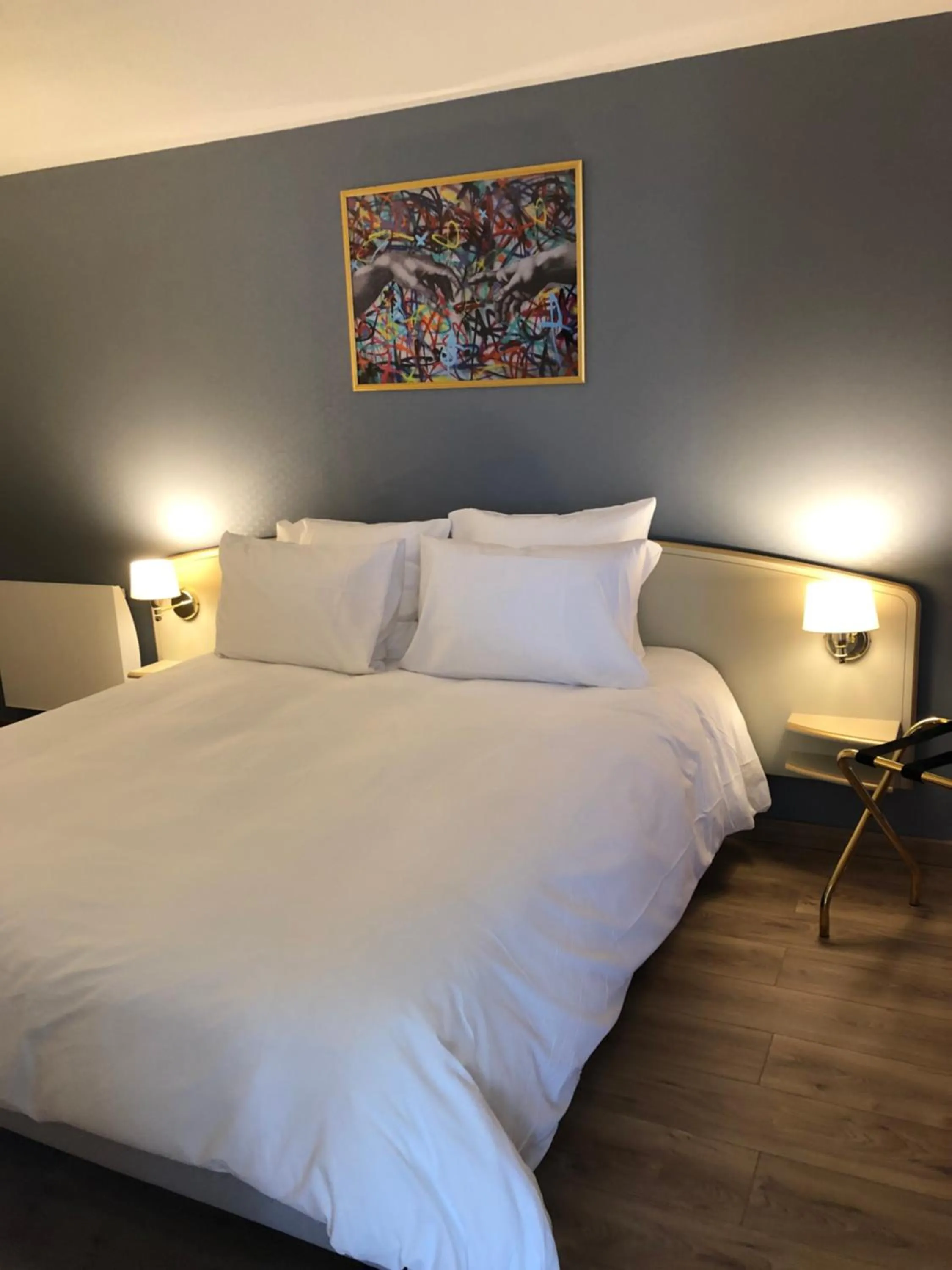 Photo of the whole room, Bed in Grand Hôtel d'Espagne