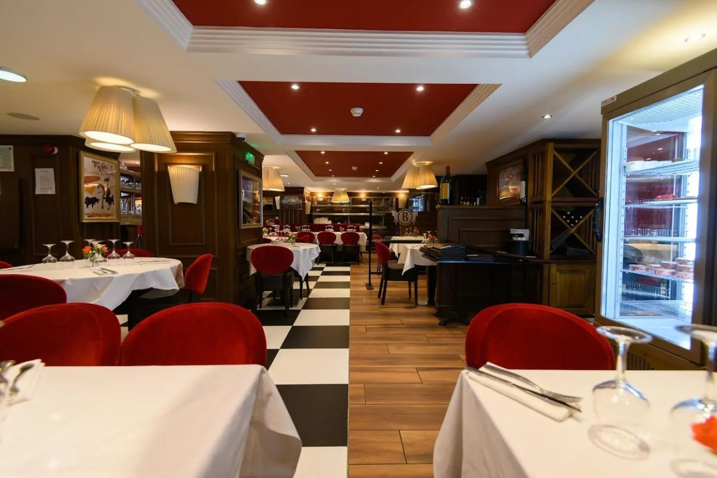 Restaurant/places to eat in Grand Hôtel d'Espagne