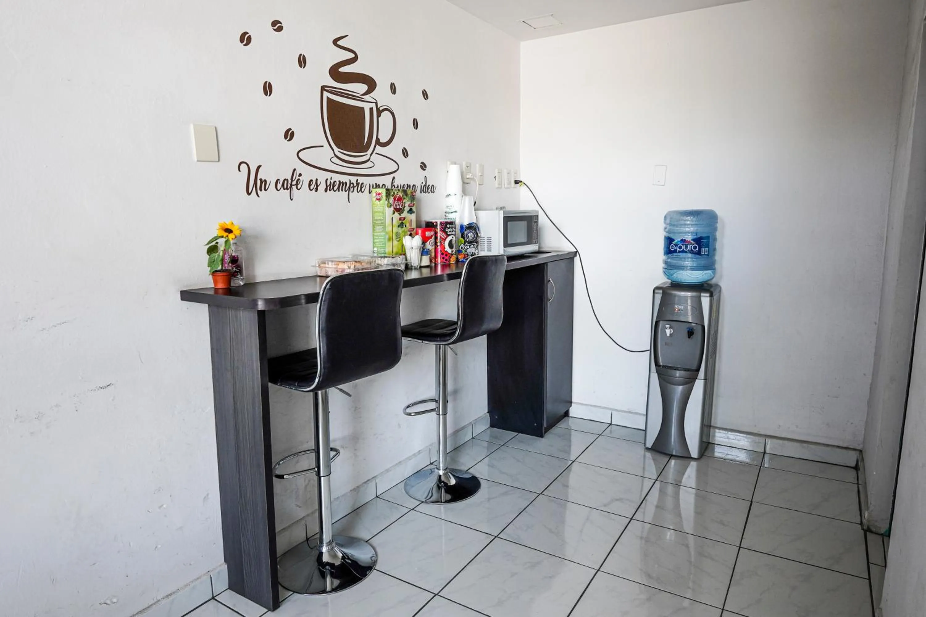 Coffee/tea facilities in Hotel San Luis