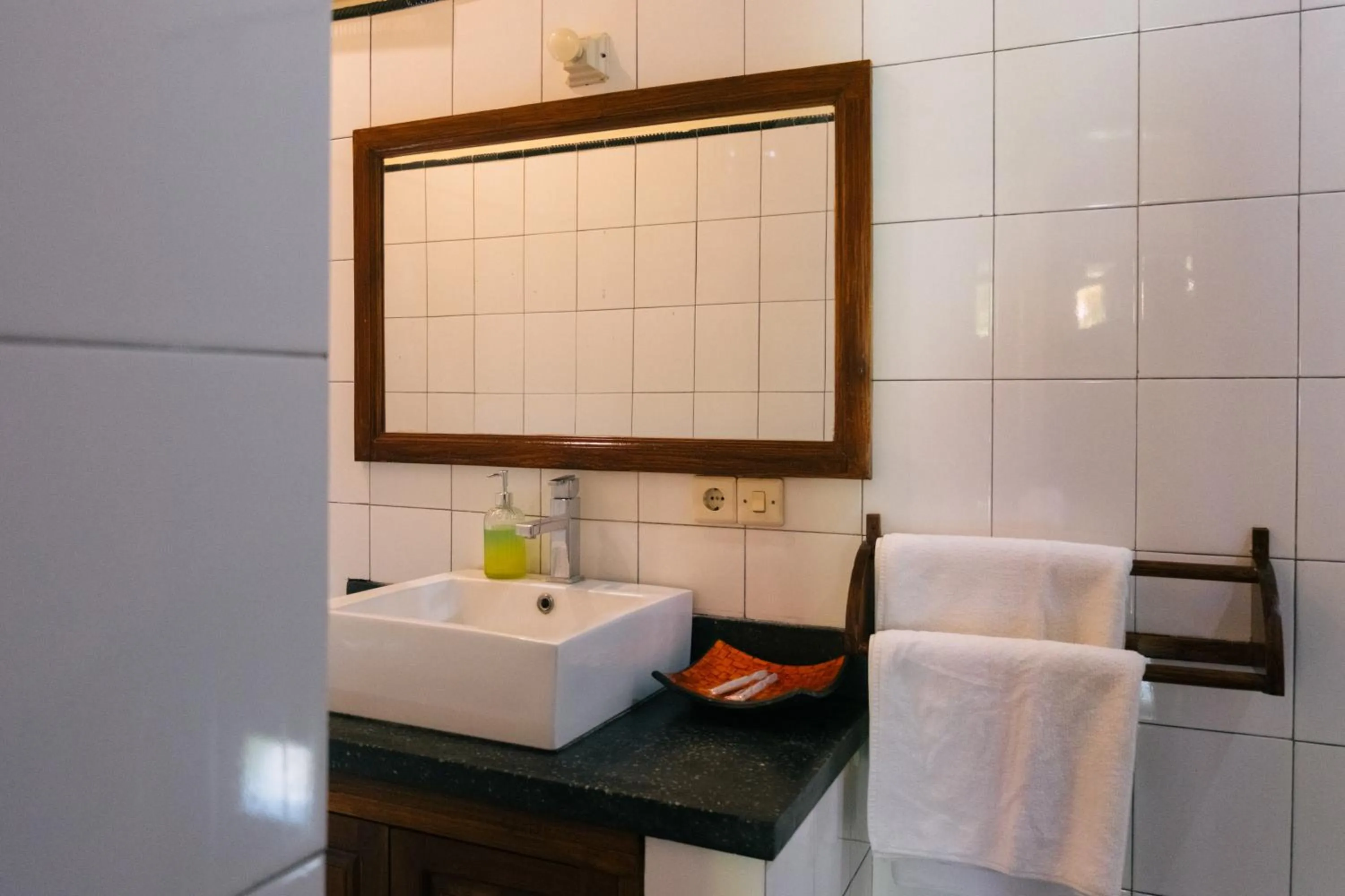 Bathroom in New Starlight Hotel Lovina