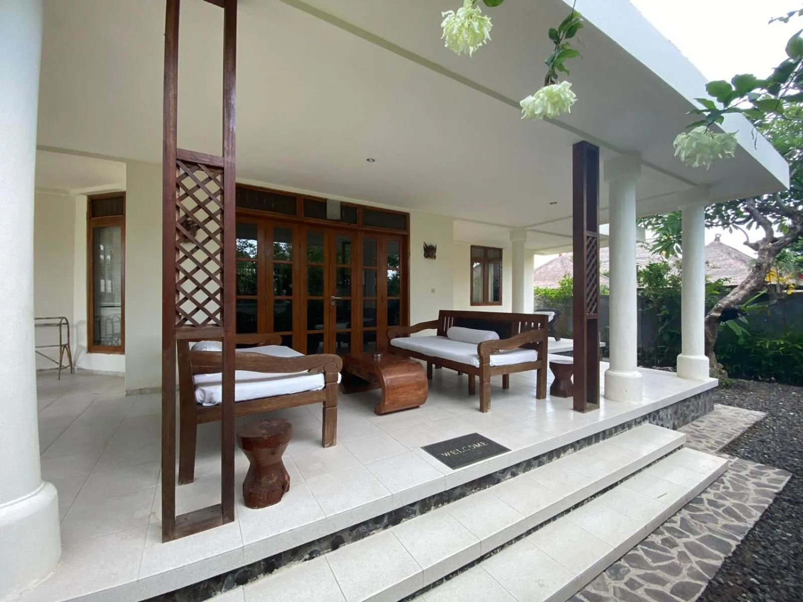 Property building in New Starlight Hotel Lovina