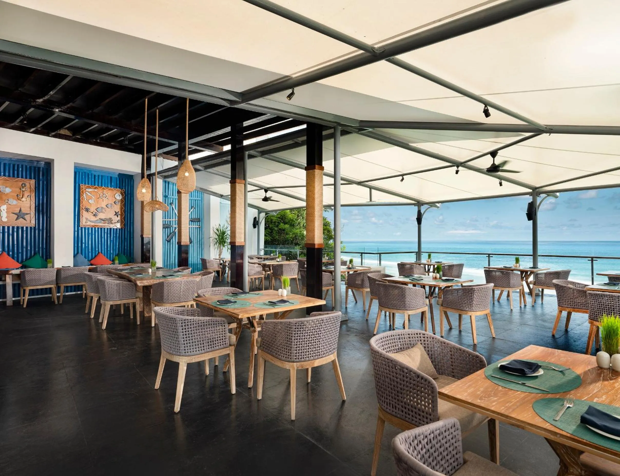 Restaurant/places to eat in Anantara Uluwatu Bali Resort