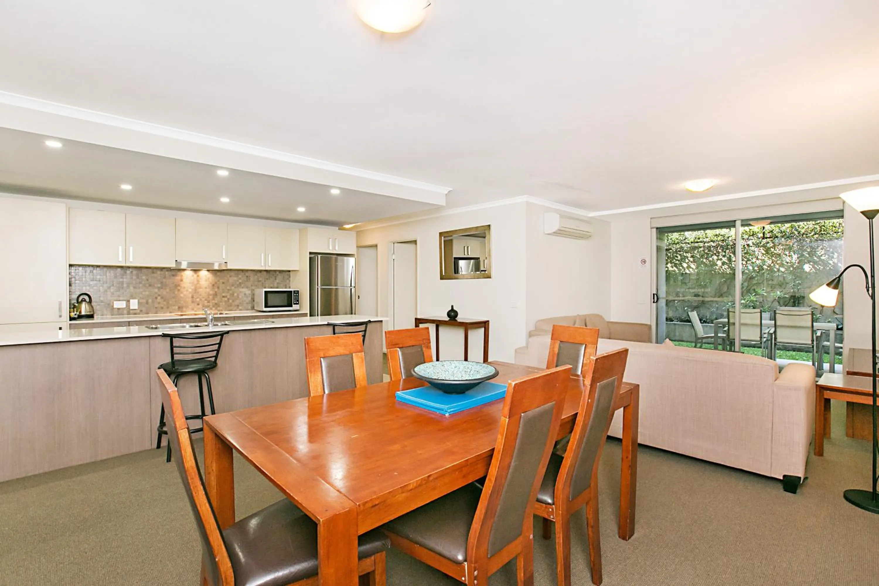 Three-Bedroom Two Bathroom Apartment in Mantra Nelson Bay