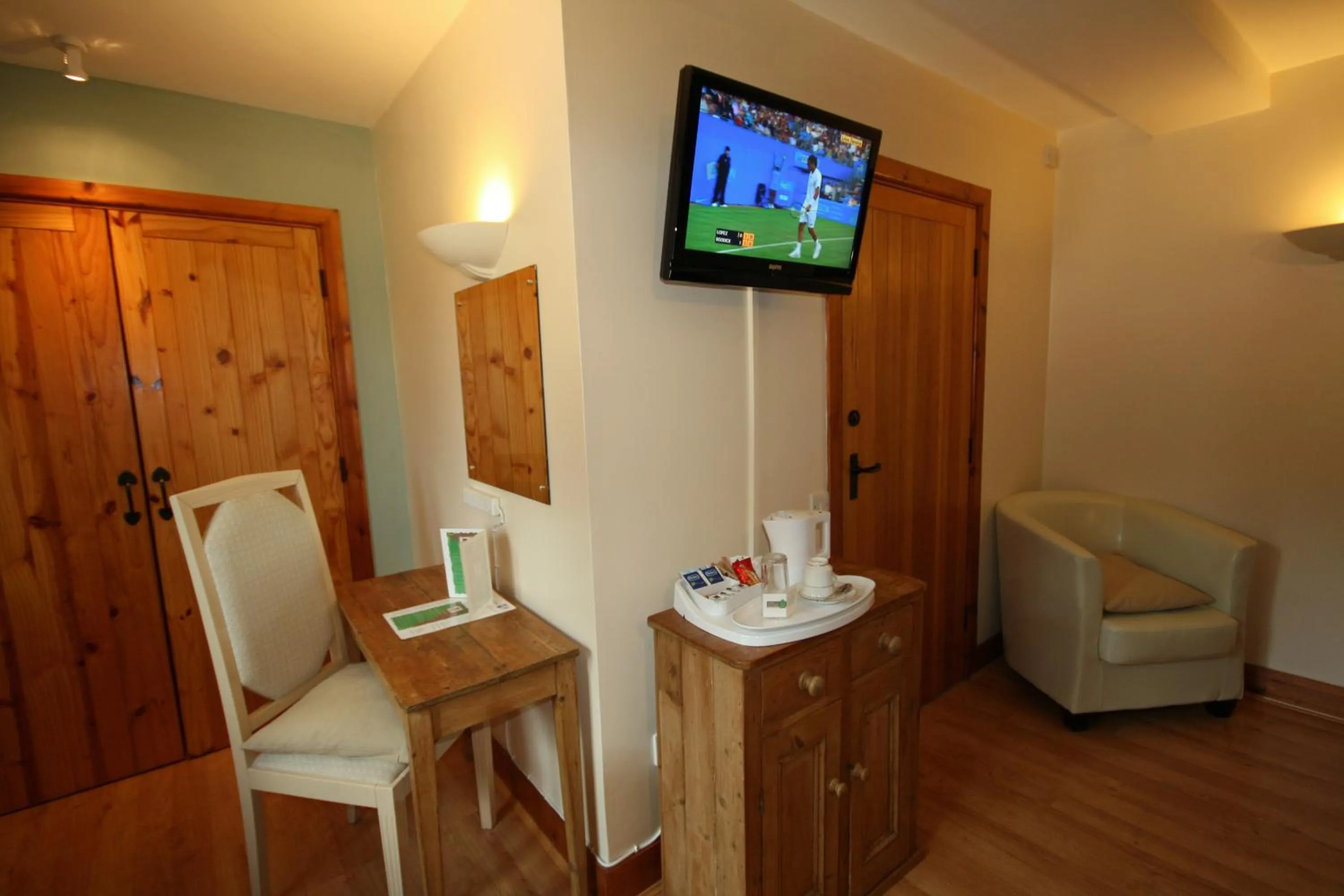 TV and multimedia in Upper Neatham Mill