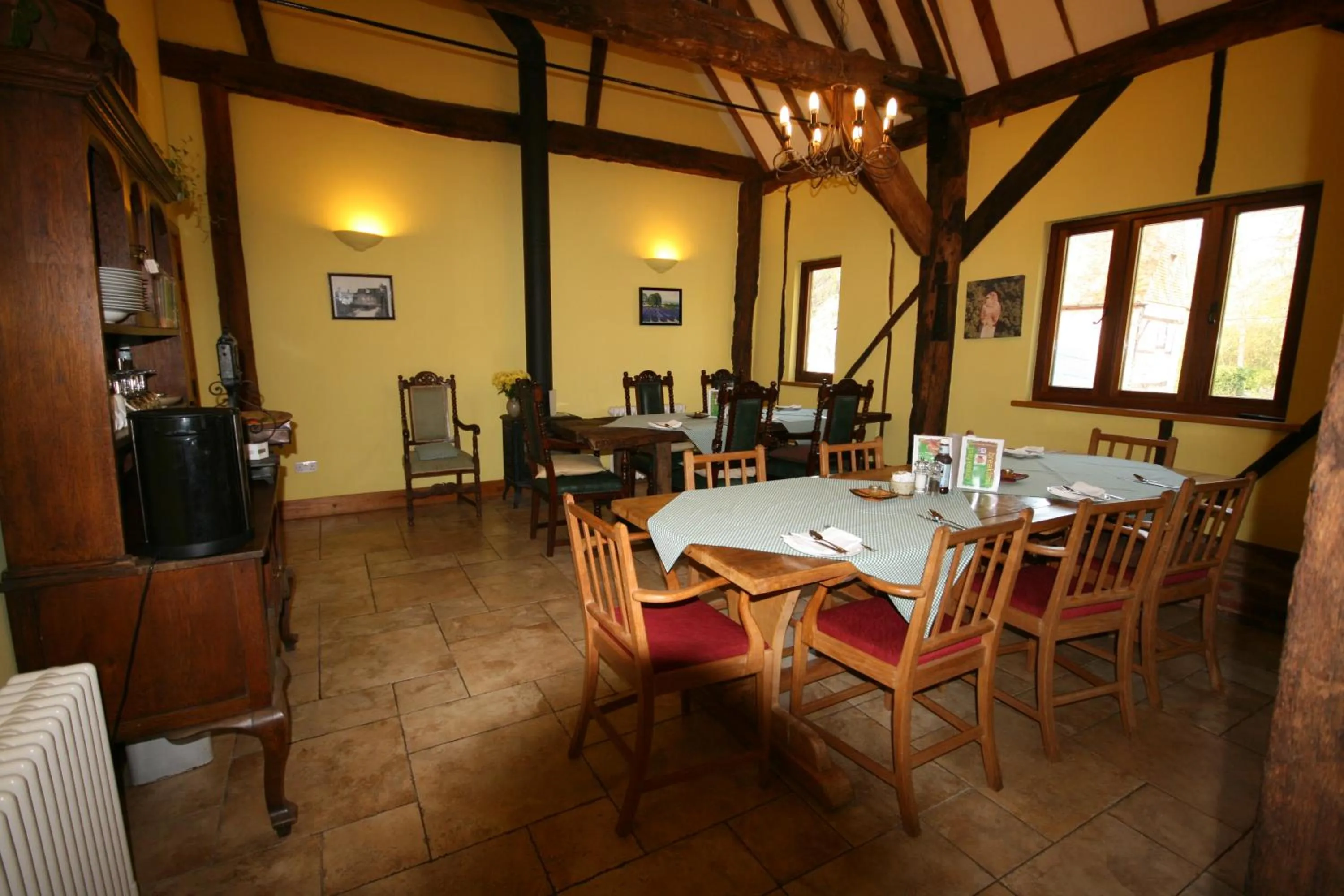 Restaurant/places to eat in Upper Neatham Mill