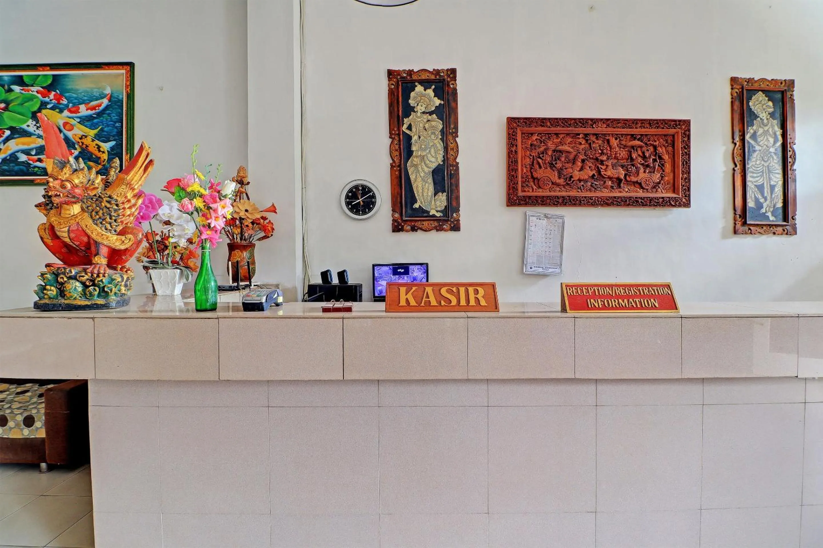 Lobby or reception in SUPER OYO 91870 Warna Kedaton