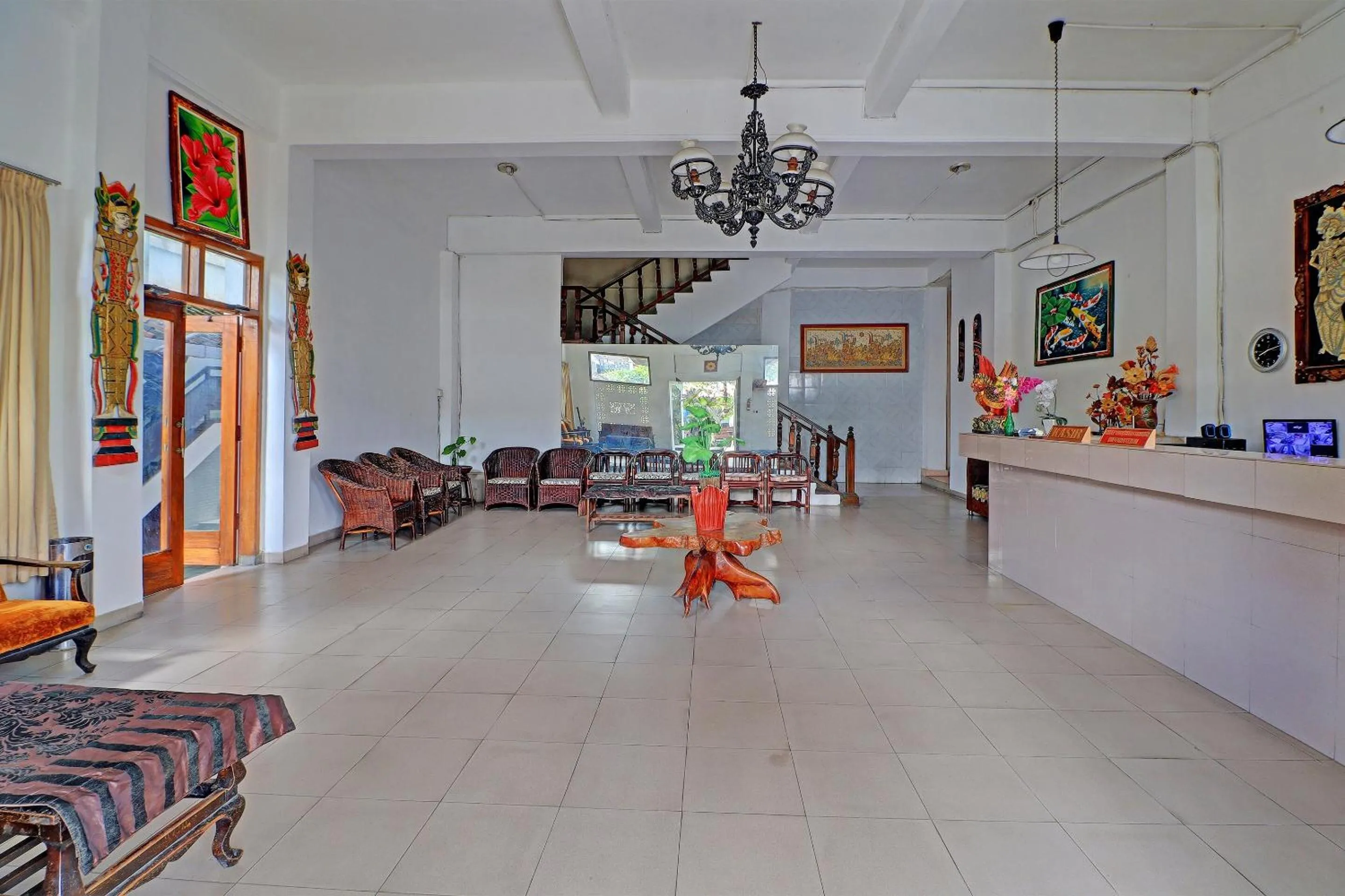 Lobby or reception in SUPER OYO 91870 Warna Kedaton