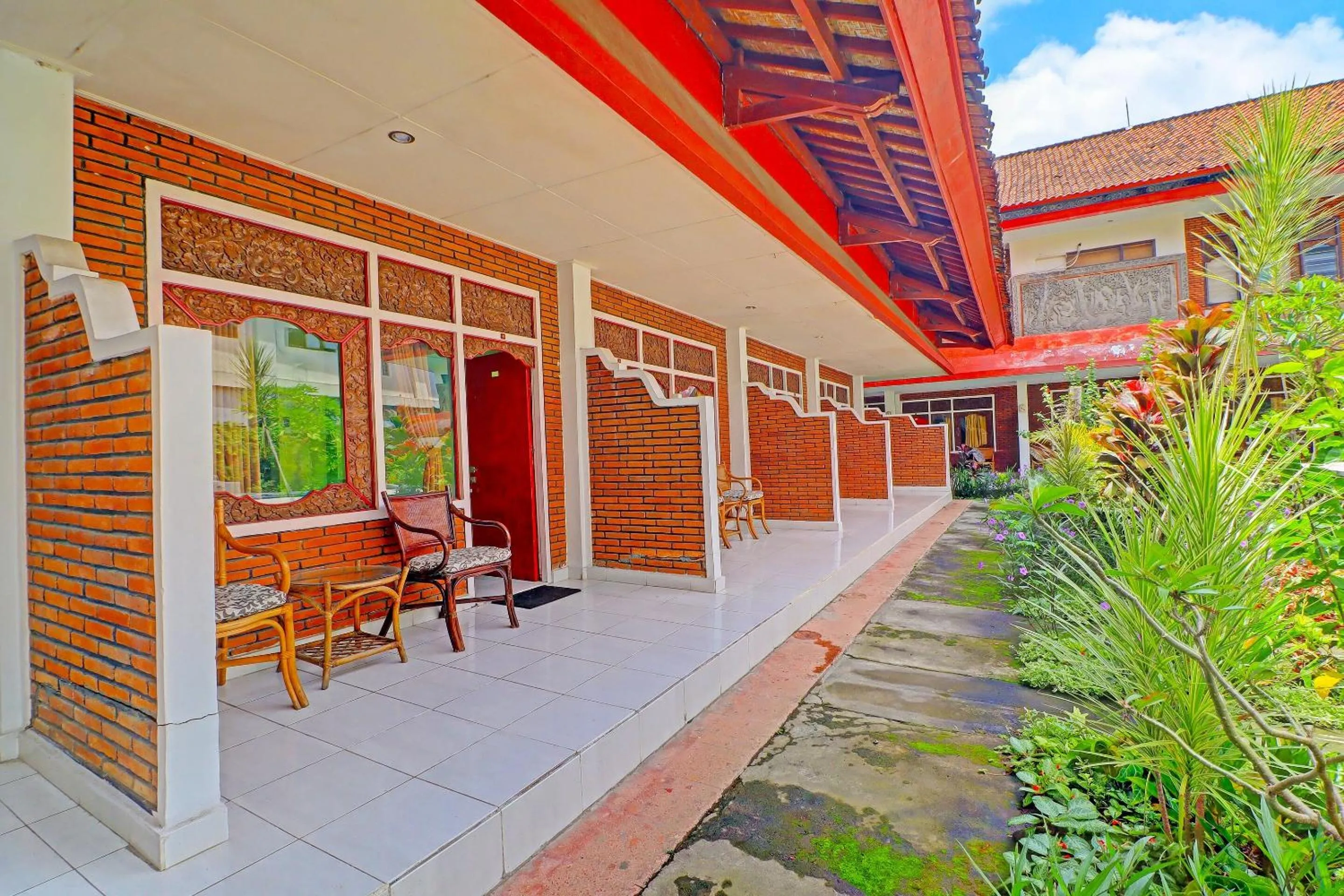 Lobby or reception in SUPER OYO 91870 Warna Kedaton