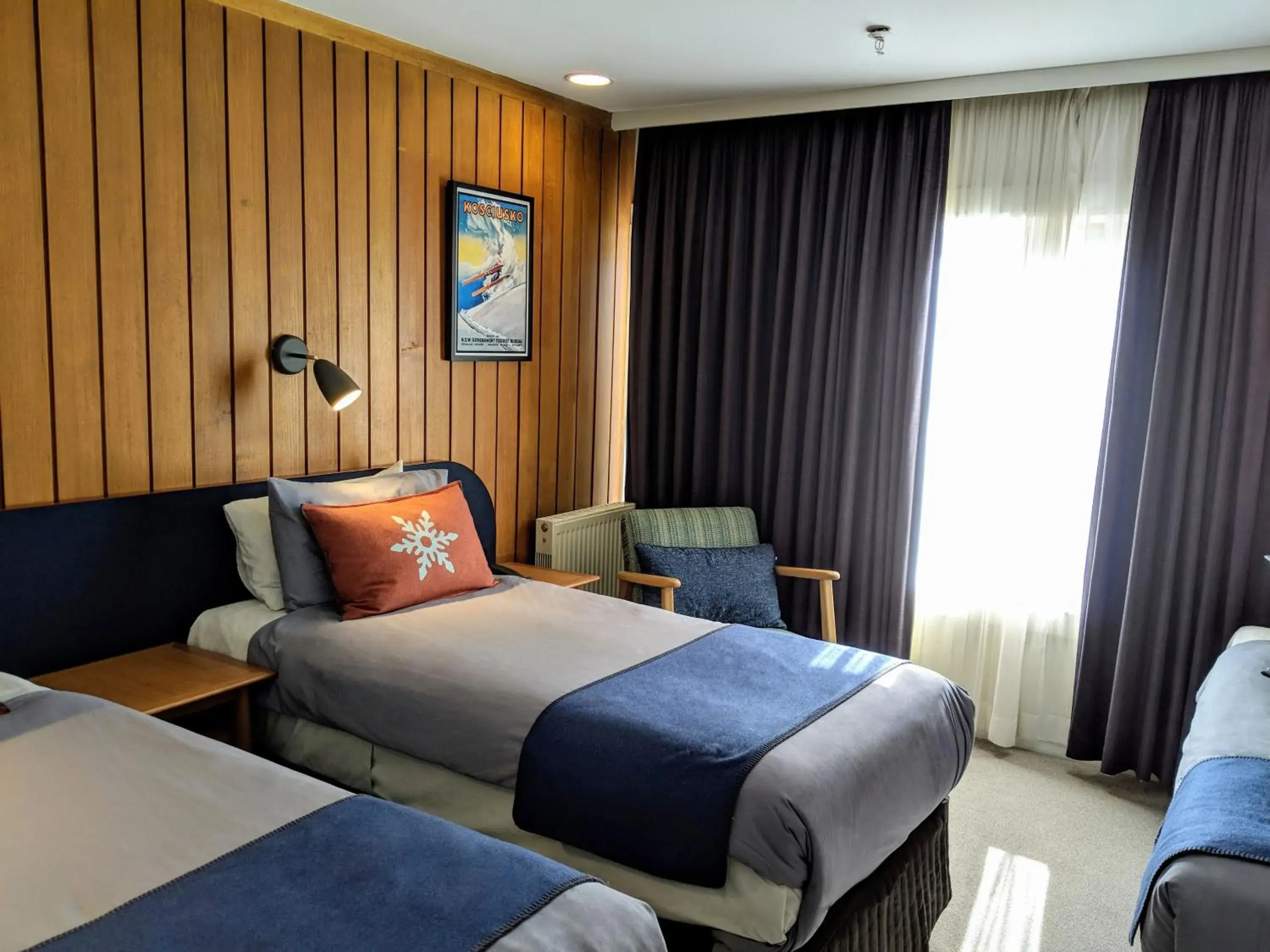 Basic Triple Room in Thredbo Alpine Hotel Basic Triple Room in Thredbo Alpine Hotel