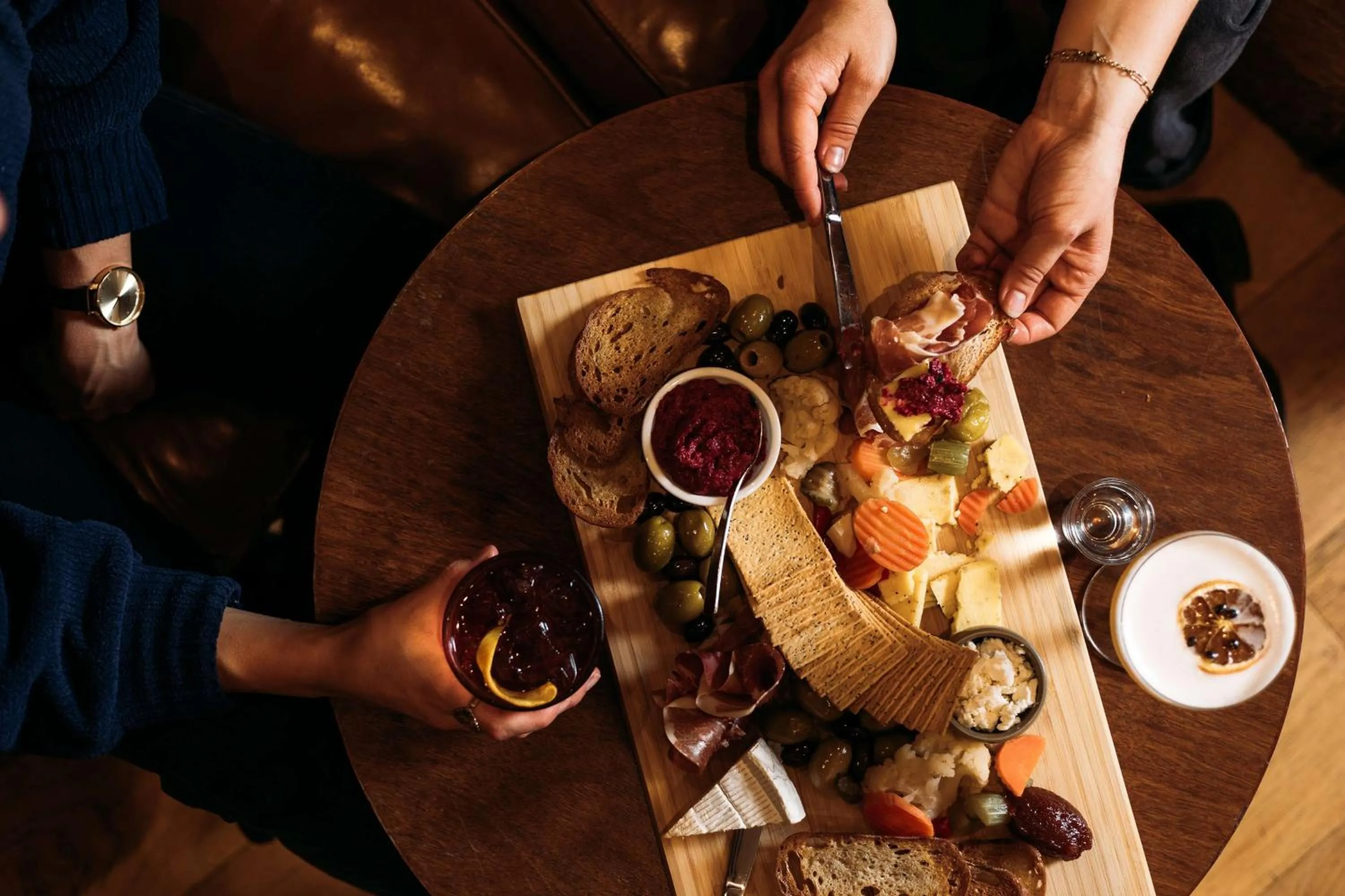 Lounge or bar in Thredbo Alpine Hotel