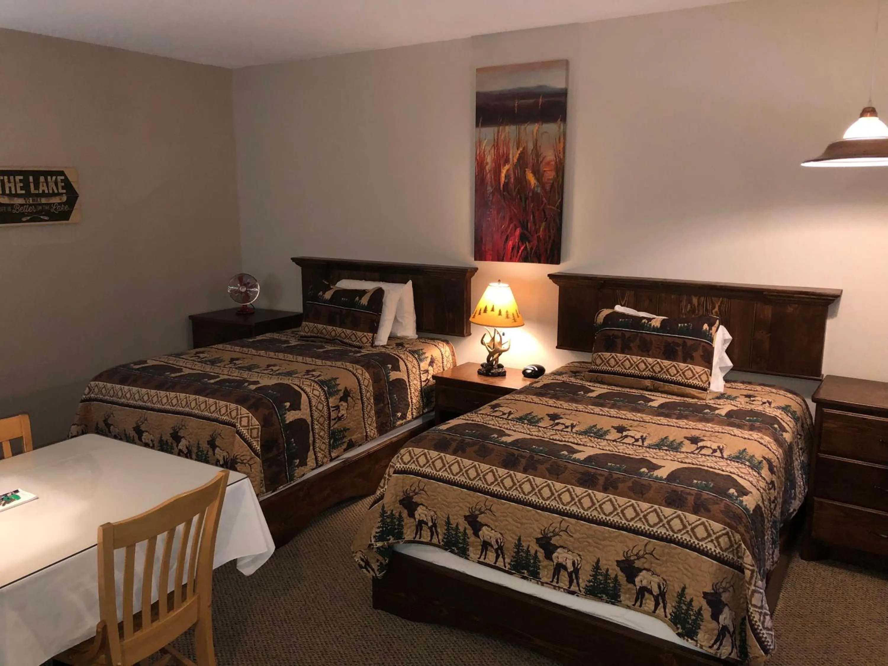 Photo of the whole room, Bed in Tug Hill Resort
