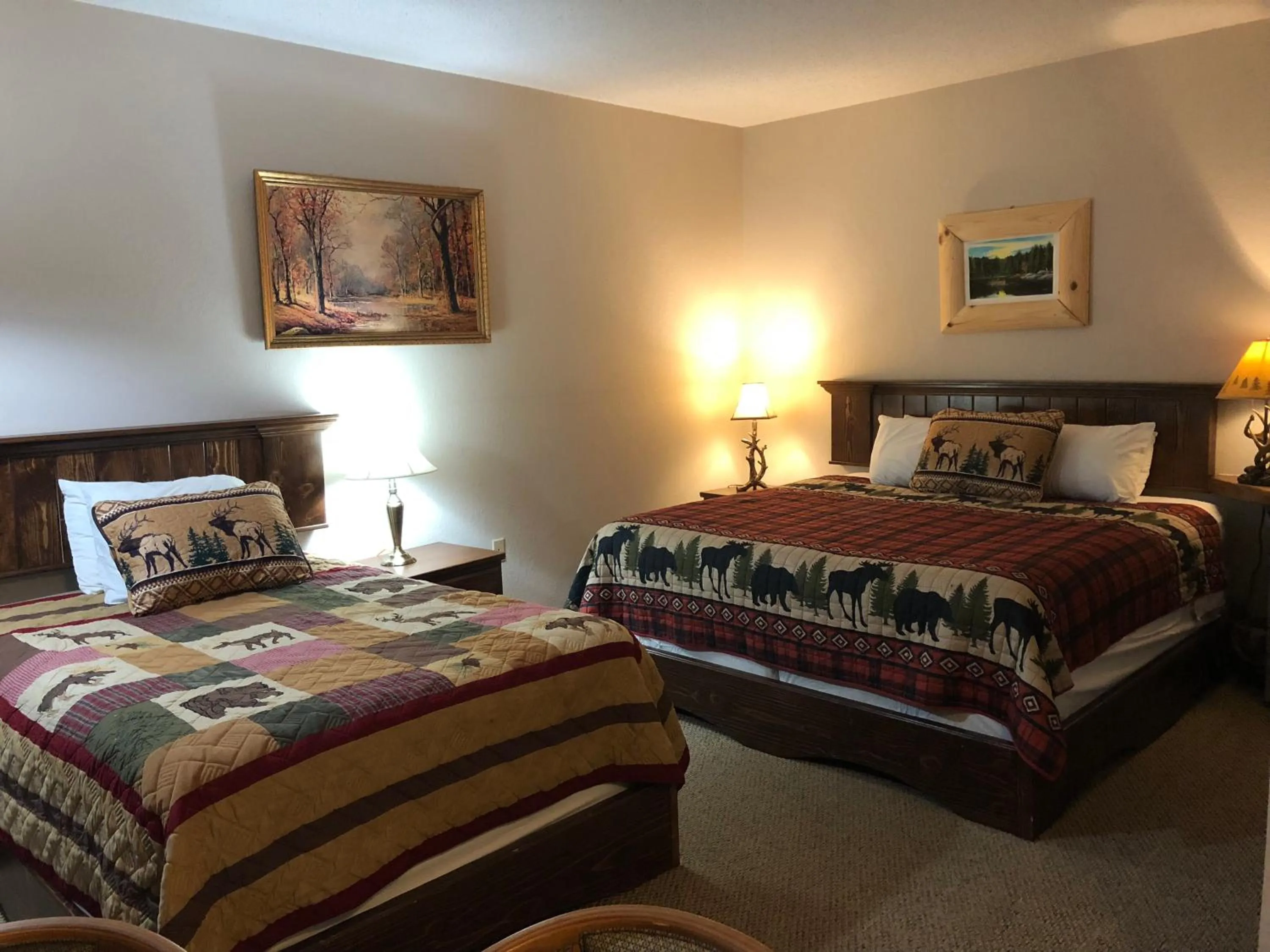 Photo of the whole room, Bed in Tug Hill Resort