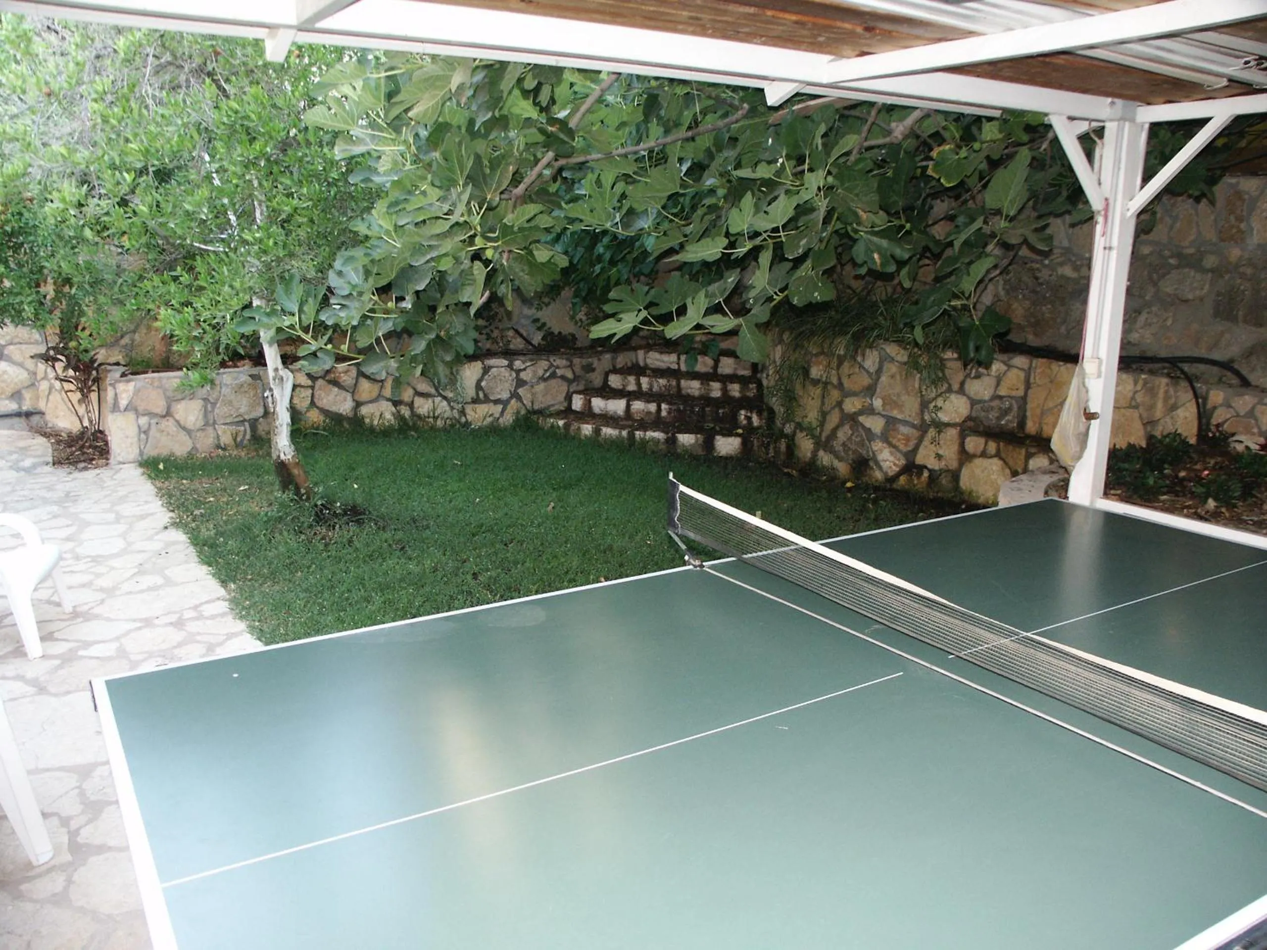 Table tennis in Ohn-Bar Guesthouse