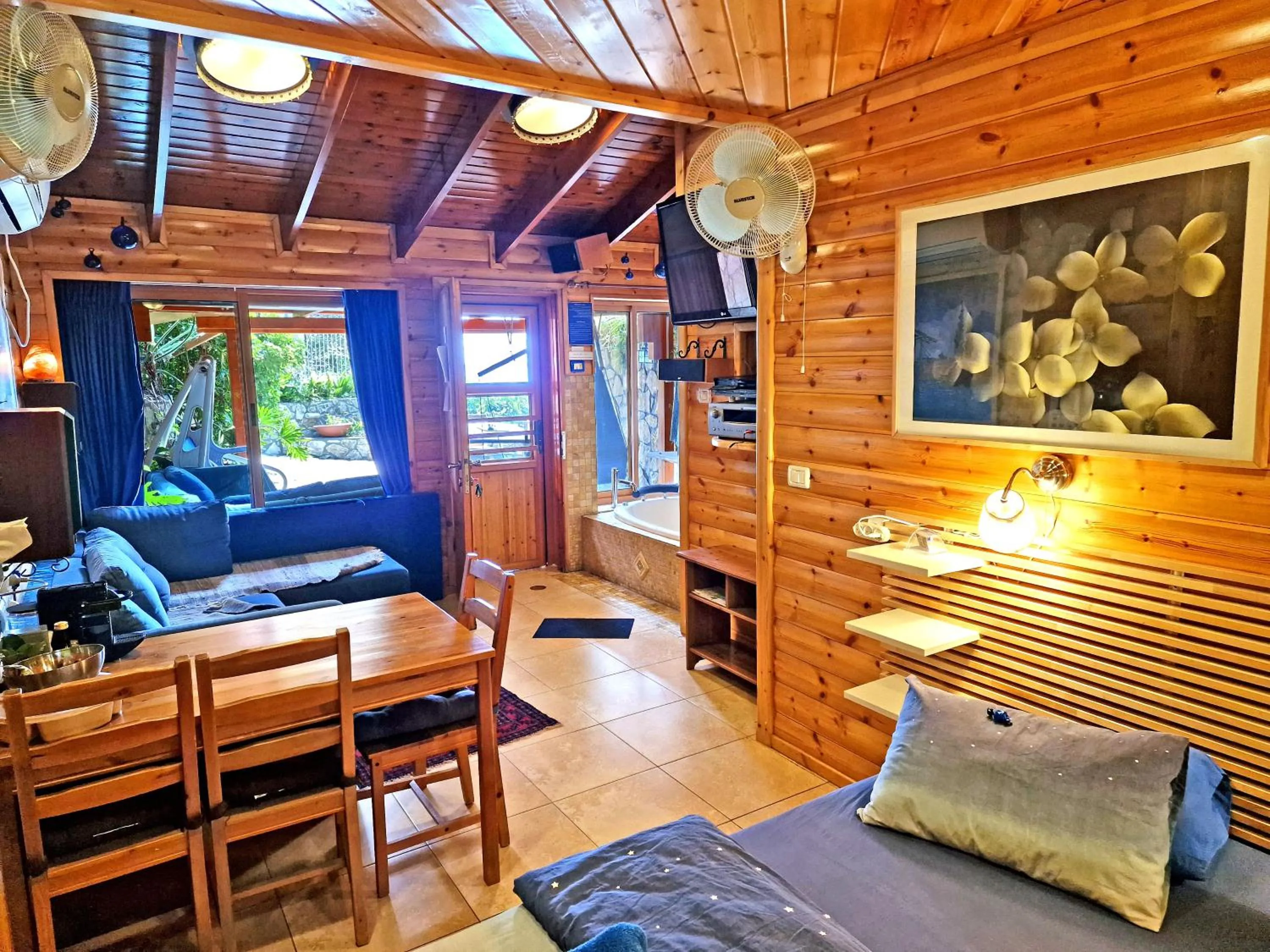 Property building in Ohn-Bar Guesthouse