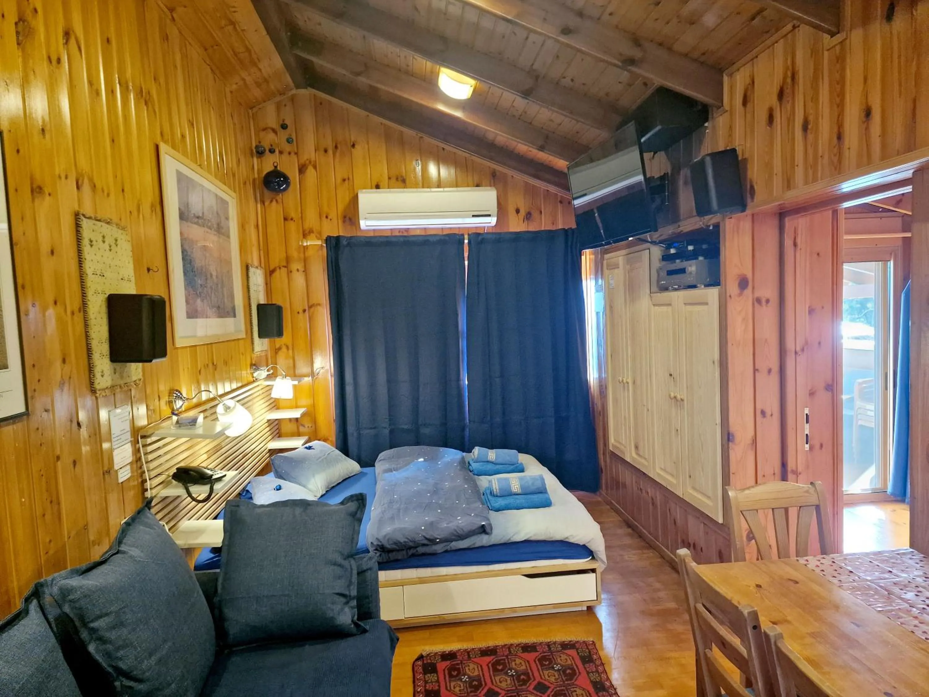 Property building, Bed in Ohn-Bar Guesthouse