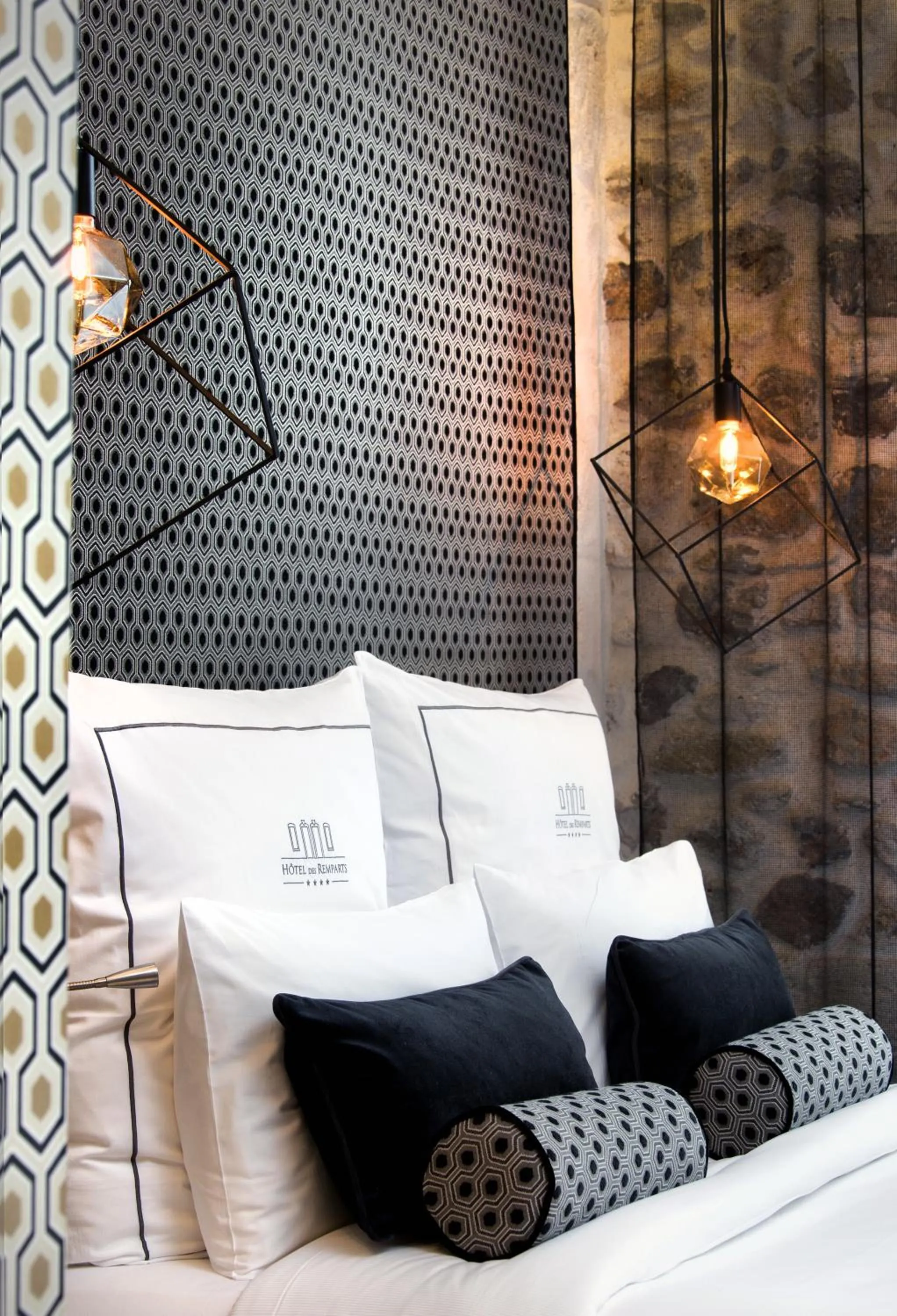 Decorative detail, Bed in Boutique Hôtel des Remparts & Spa