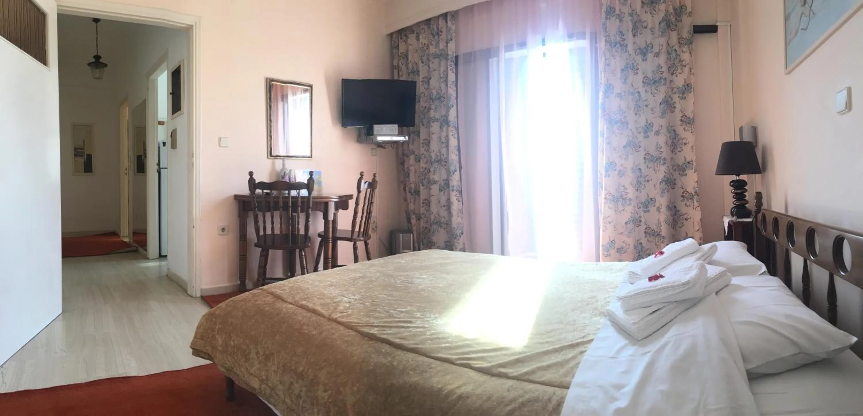 Other, Bed in Chris Studios & Apartments