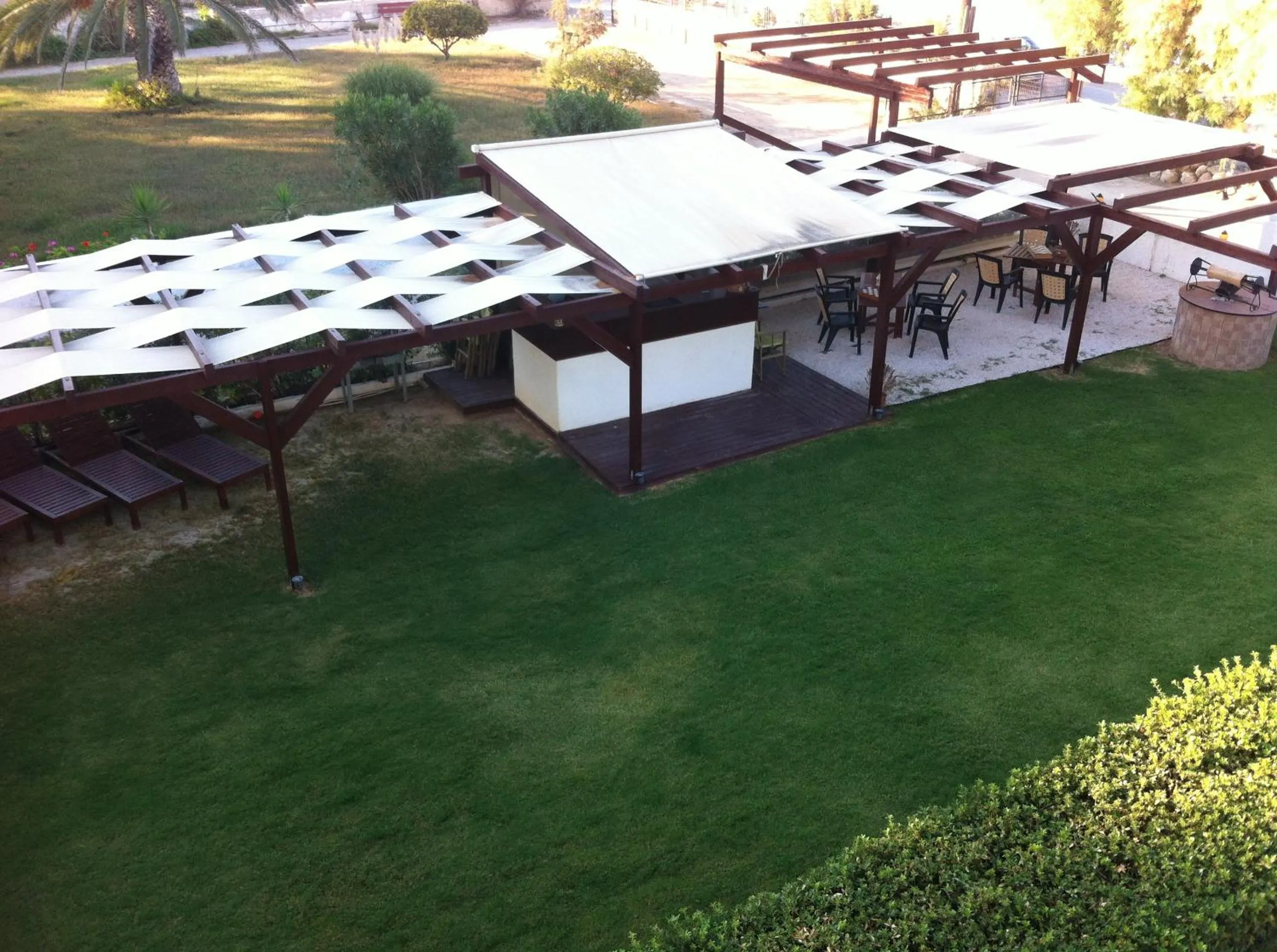 Garden in Chris Studios & Apartments