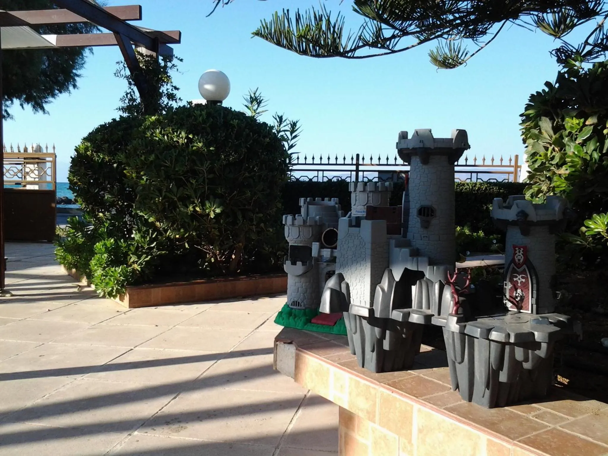 Garden in Chris Studios & Apartments