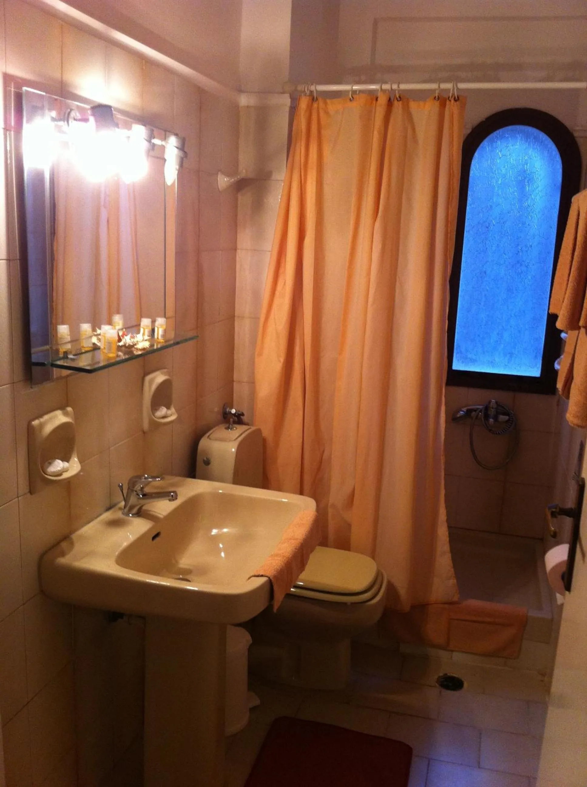 Shower in Chris Studios & Apartments