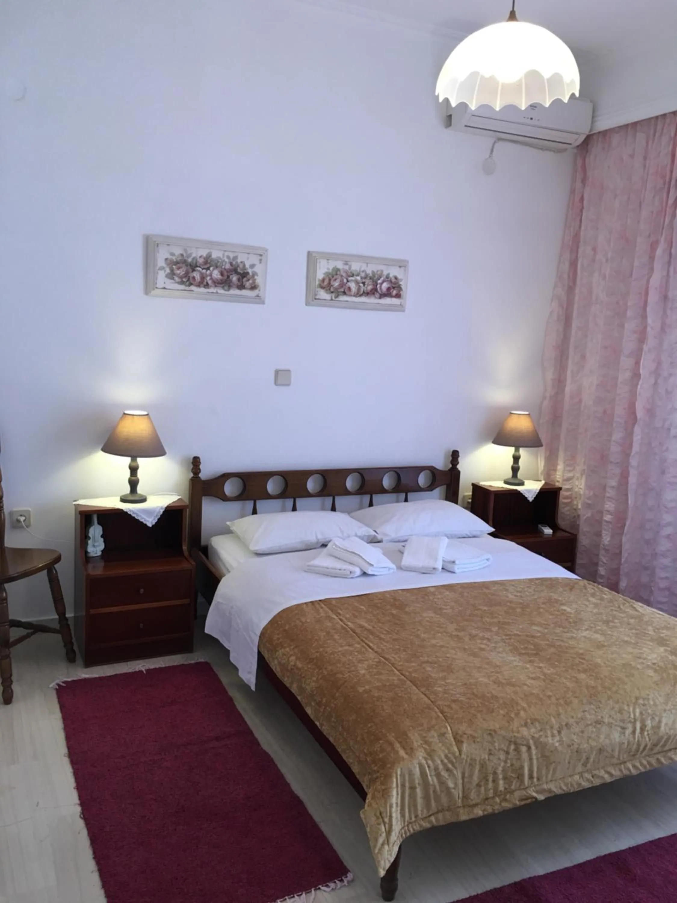 Photo of the whole room, Bed in Chris Studios & Apartments