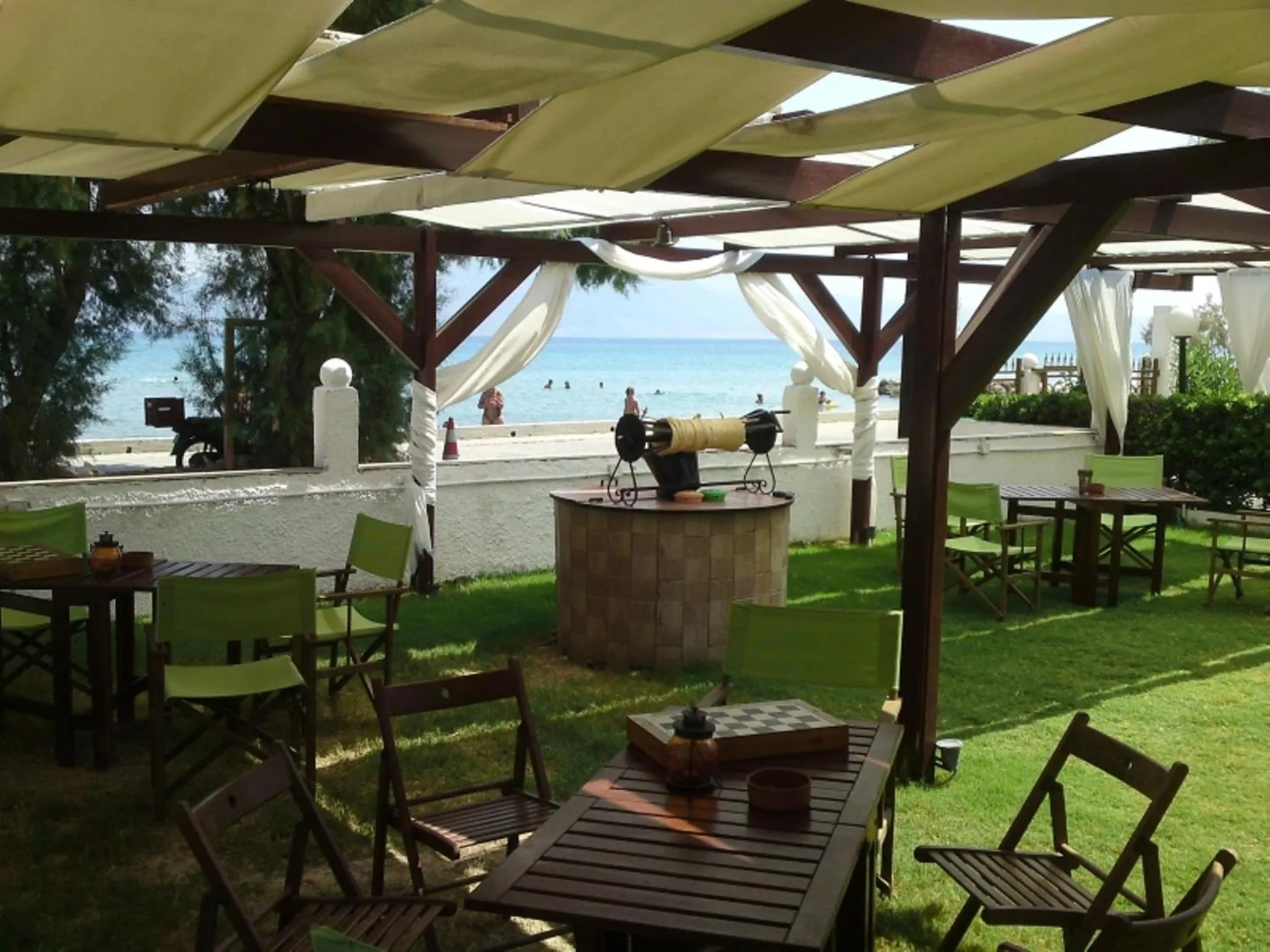 Garden in Chris Studios & Apartments