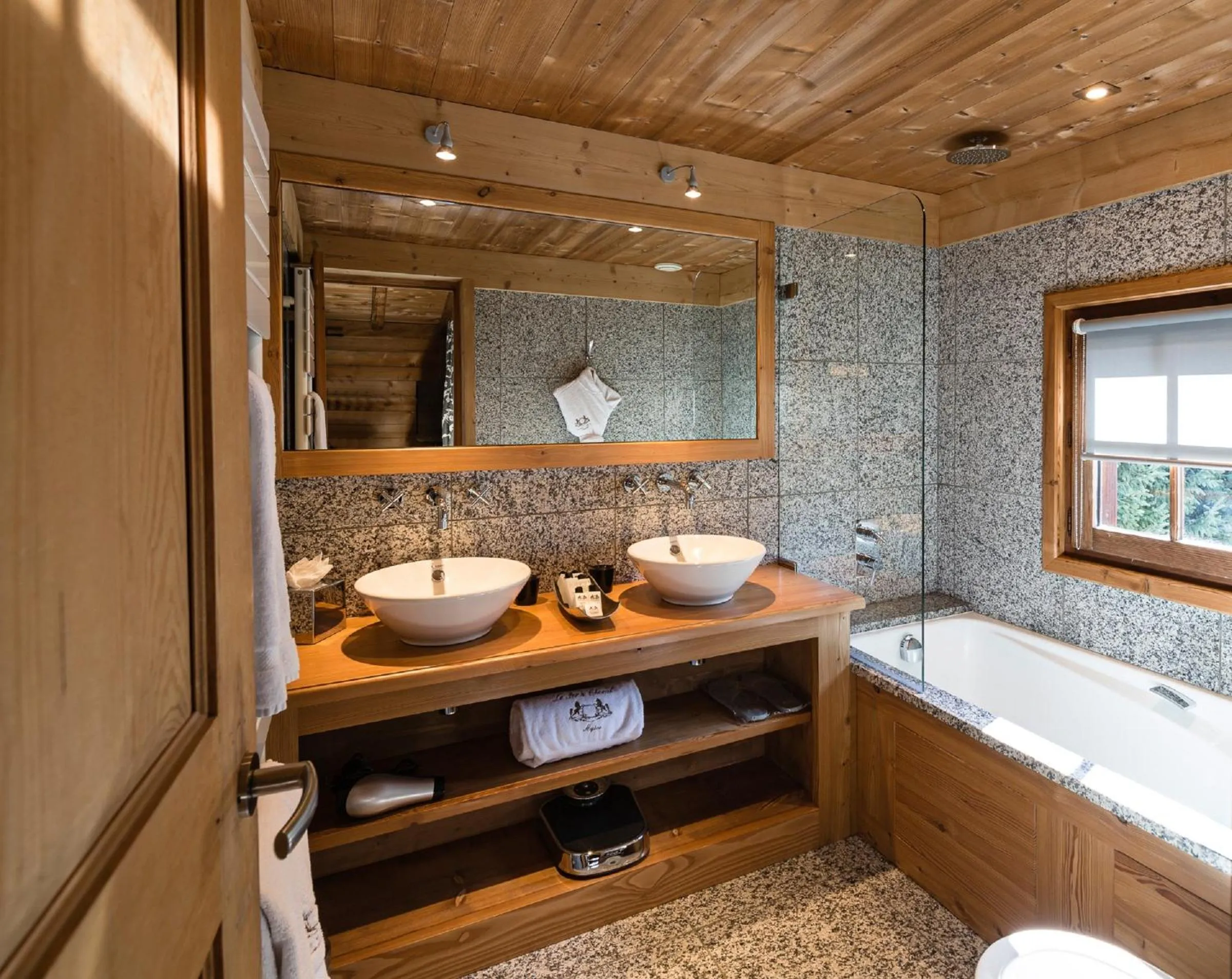 Bathroom in Fer à Cheval