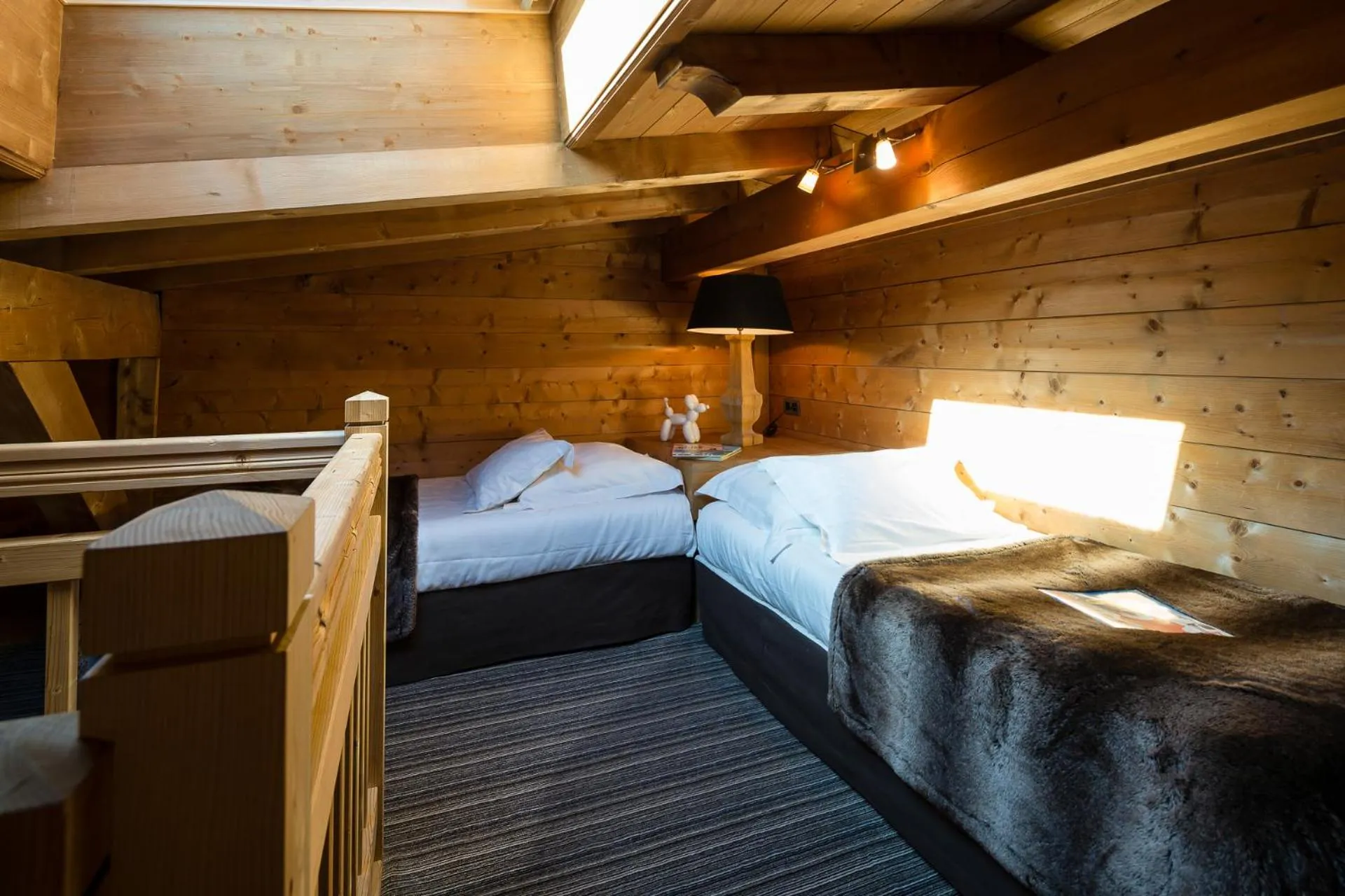 Bedroom, Bed in Fer à Cheval