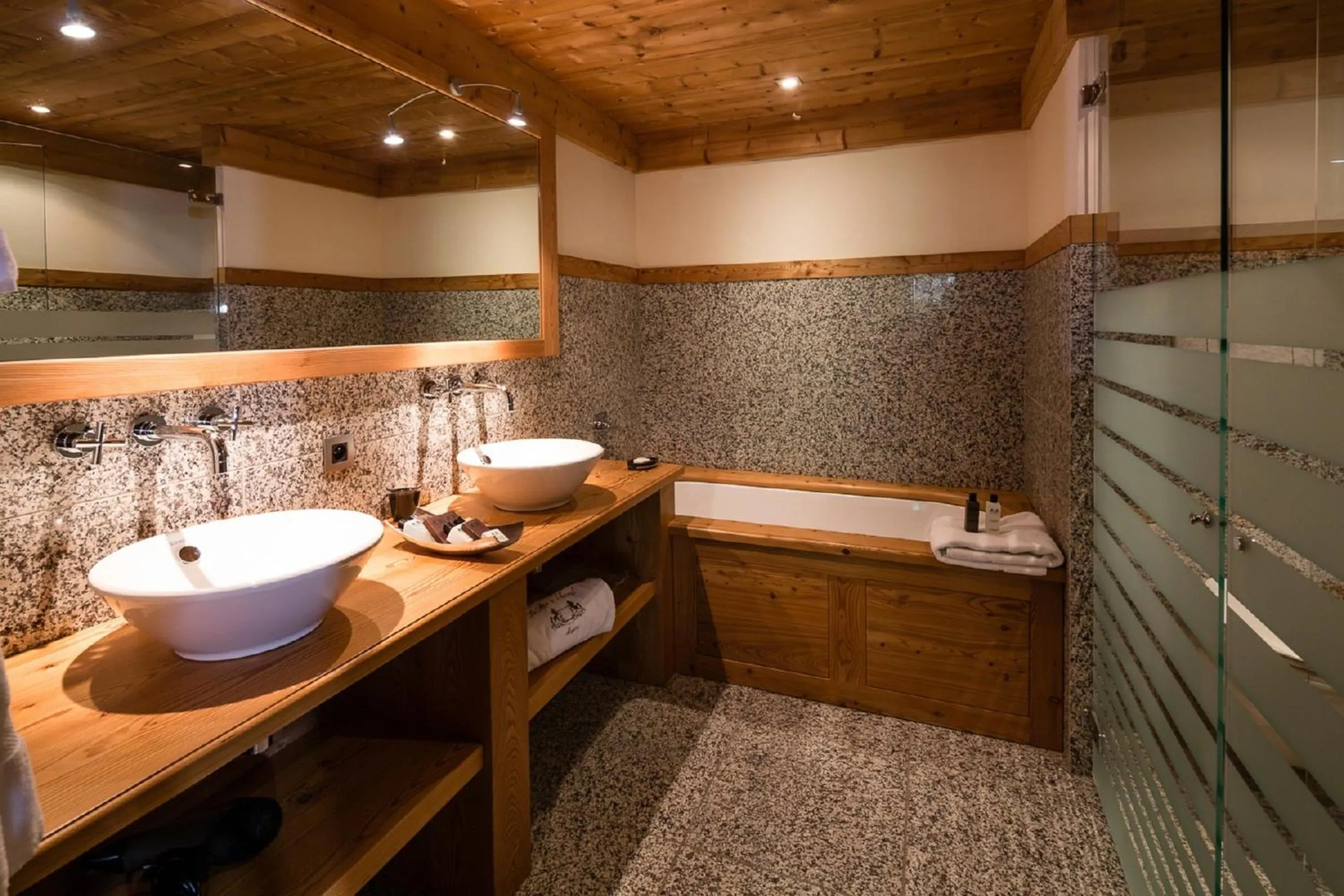 Bathroom in Fer à Cheval