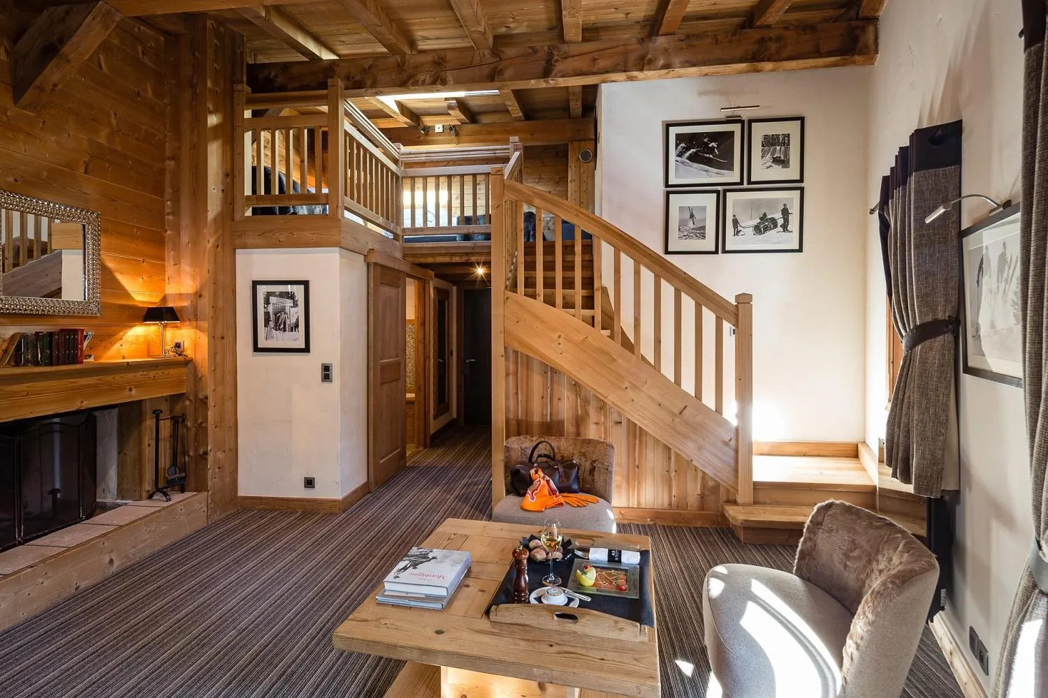 Photo of the whole room in Fer à Cheval