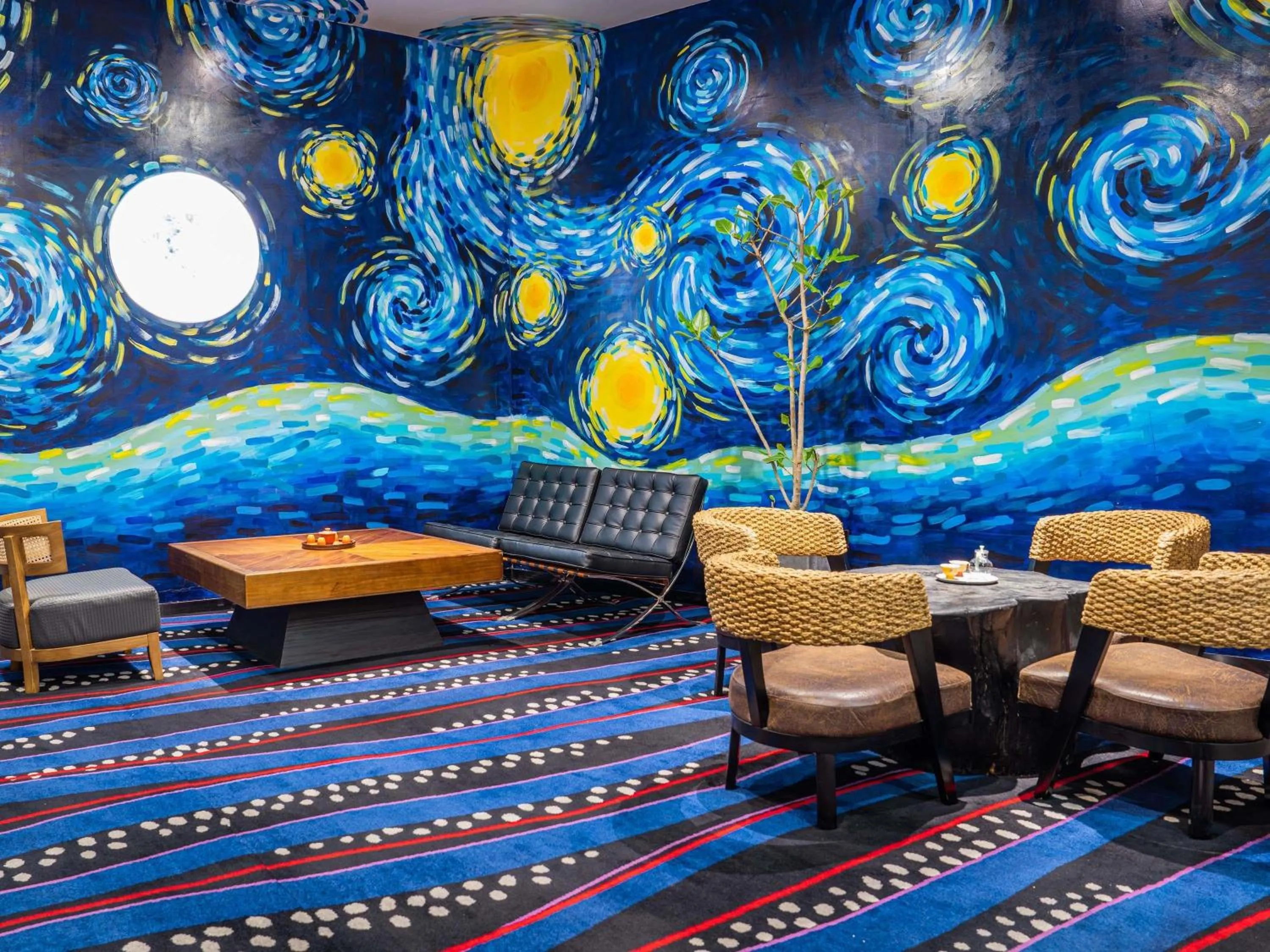 Lounge or bar in Novotel Guiyang Downtown