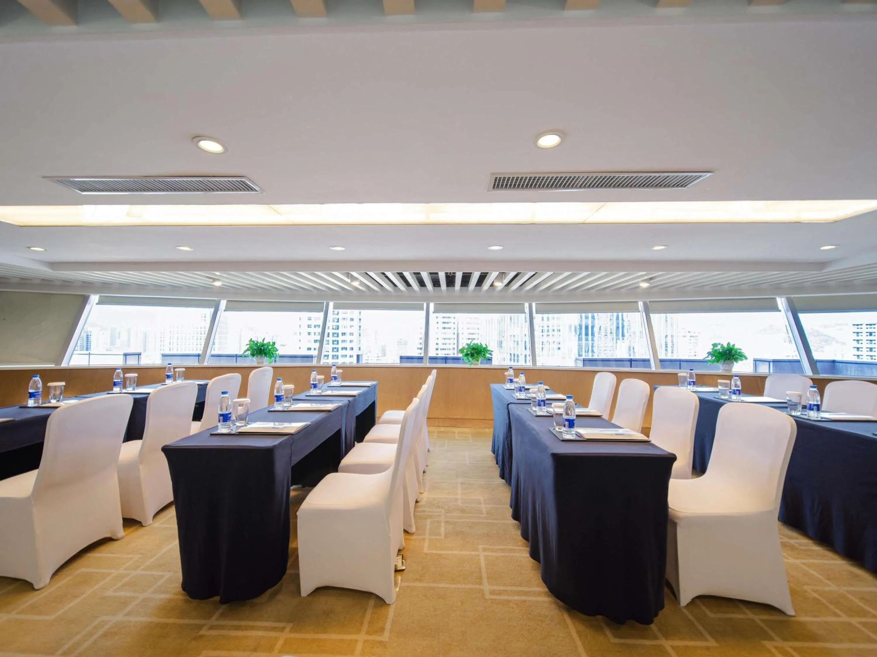Meeting/conference room in Novotel Guiyang Downtown