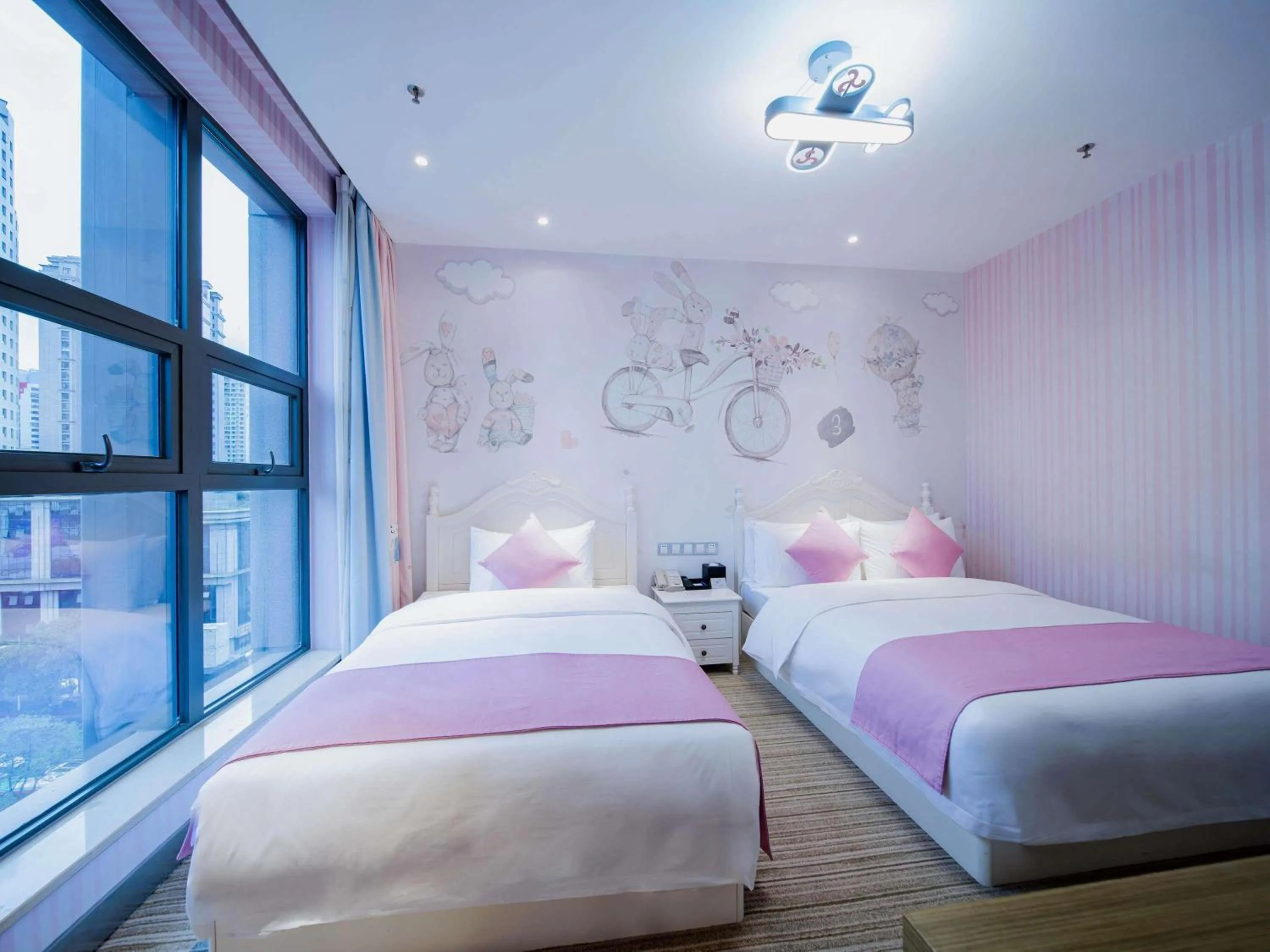 Bedroom, Bed in Novotel Guiyang Downtown
